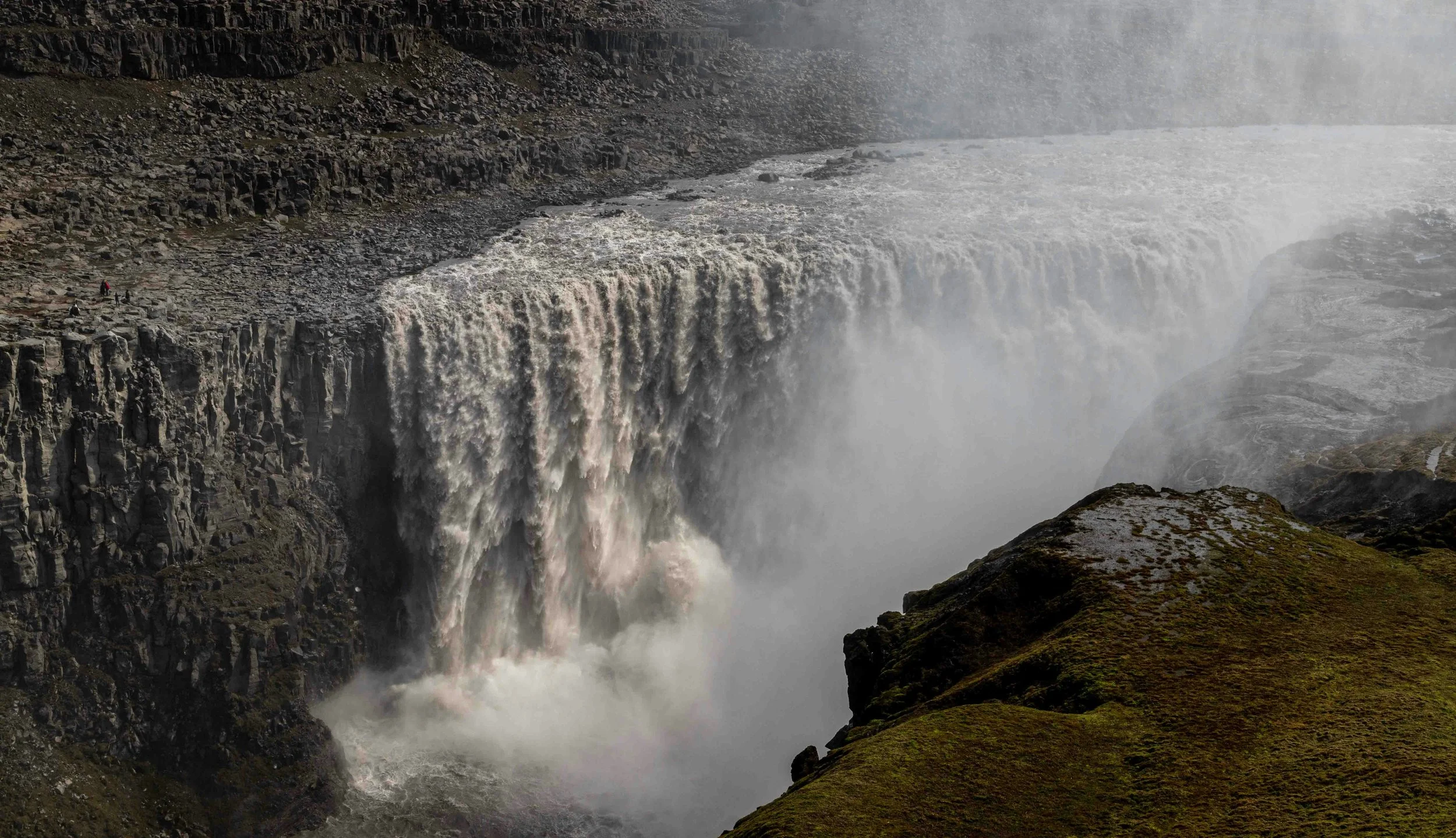 The cost of veiled communication