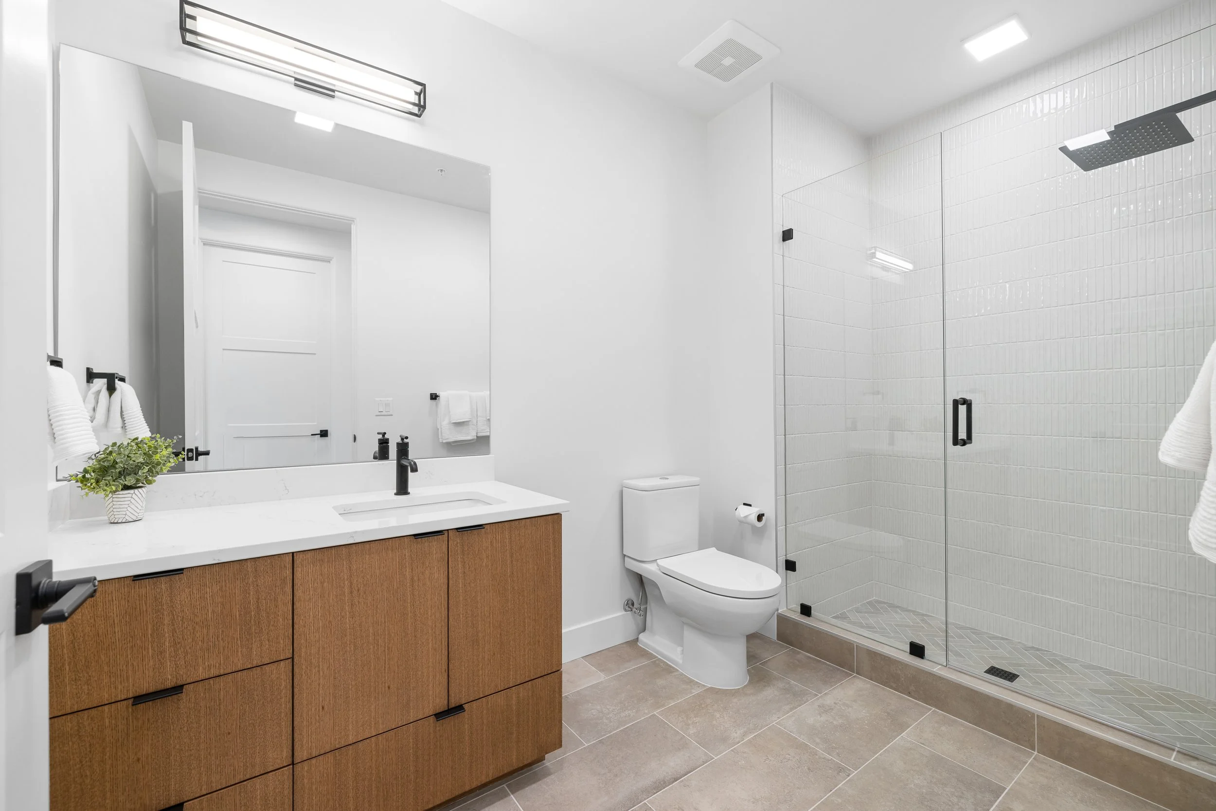Secondary bathroom at The Hemingway residence.