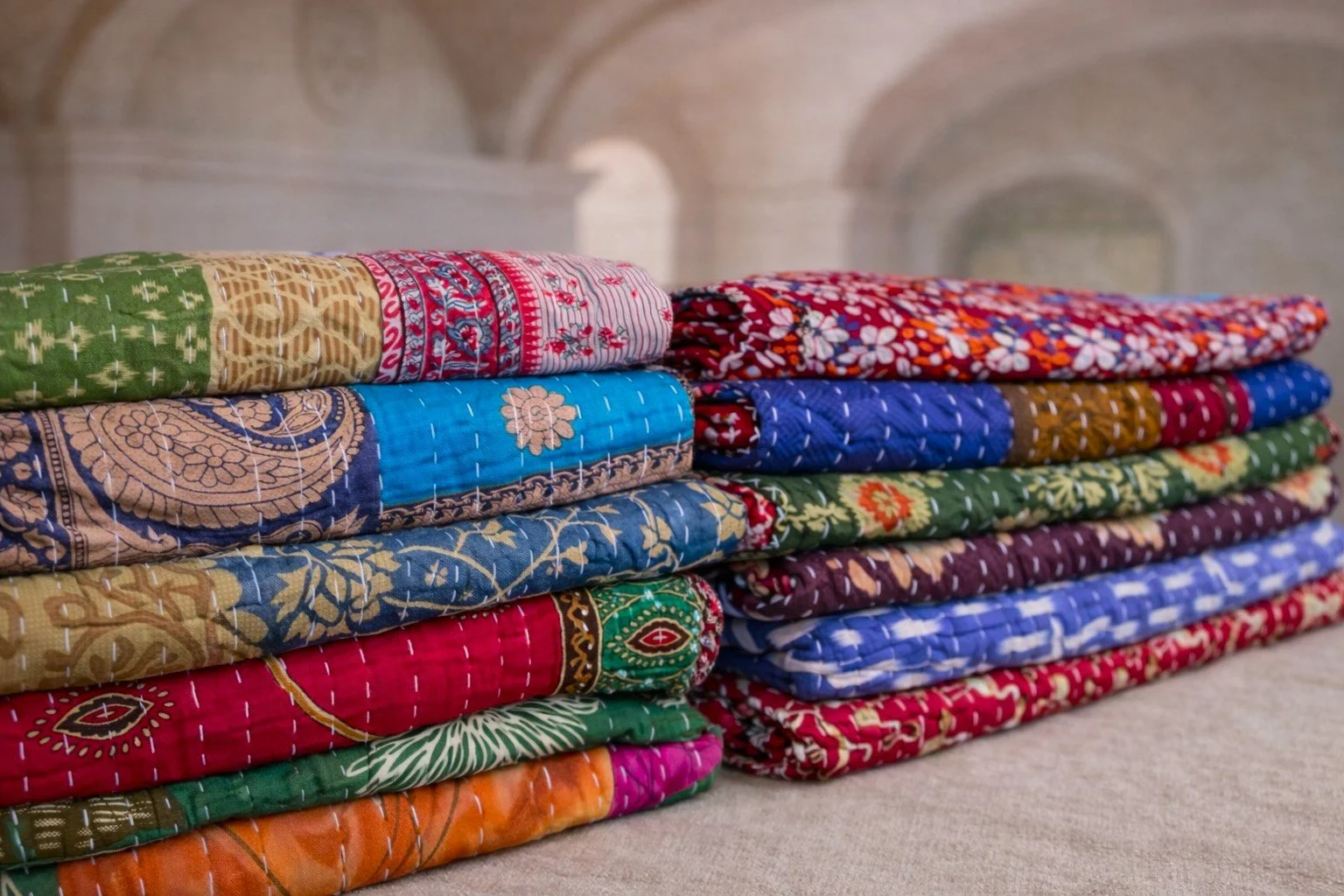 Vintage Kantha Decke aus indischen Saris