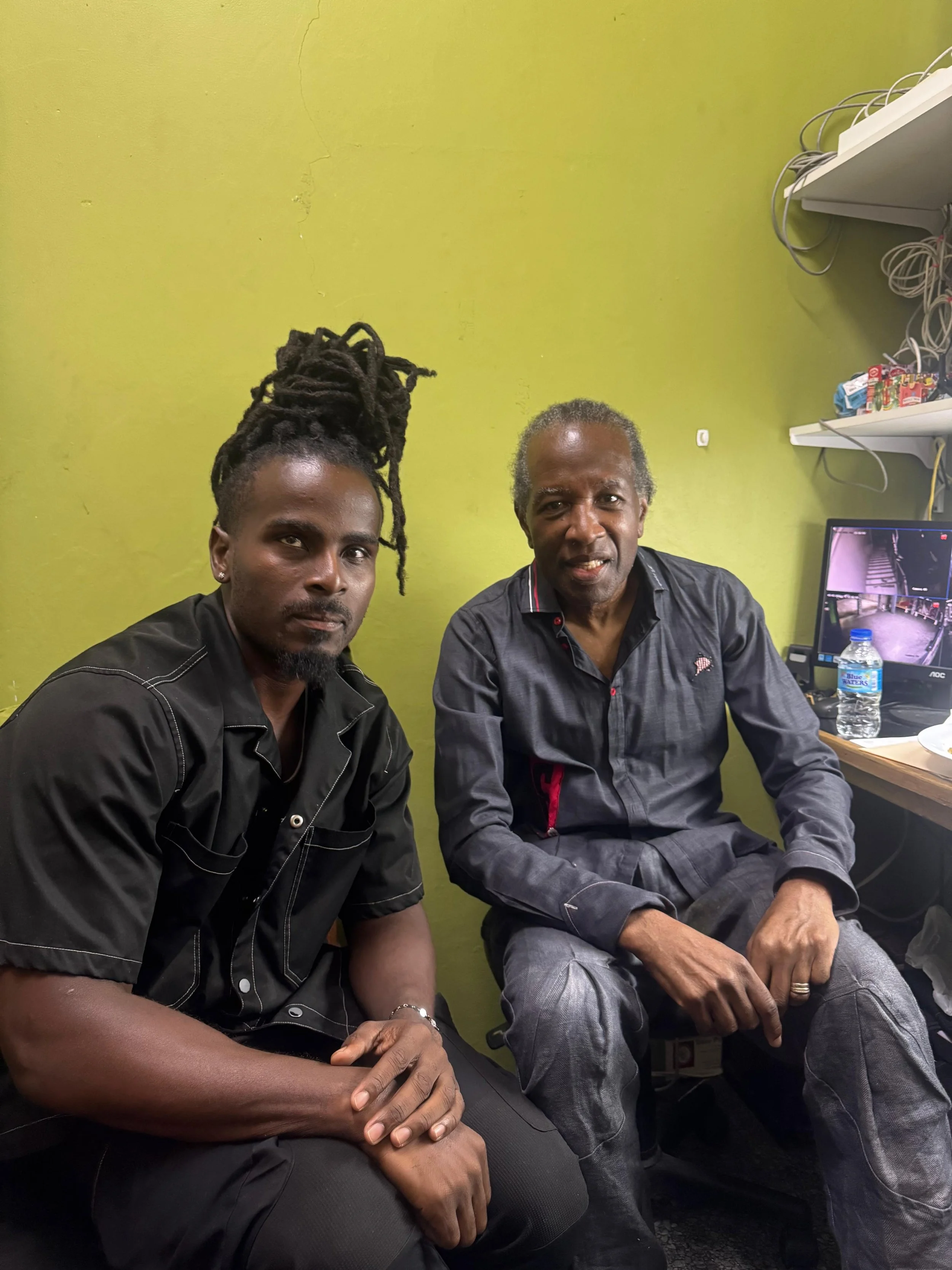 JEVERSON CONNECTS WITH ROOTS DURING IMPROMPTU PERFORMANCE IN TRINIDAD