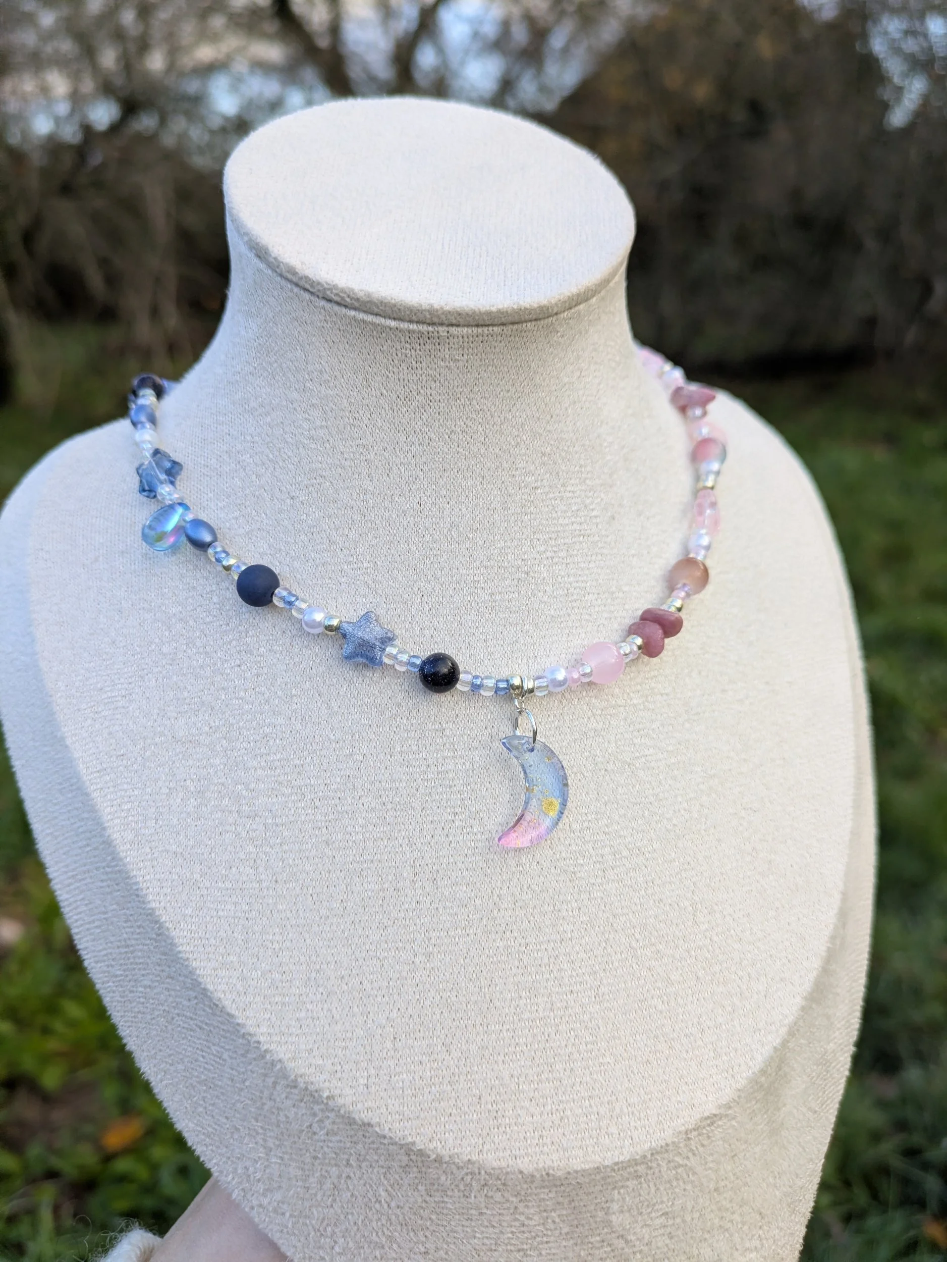 Frostberry Moon Choker
