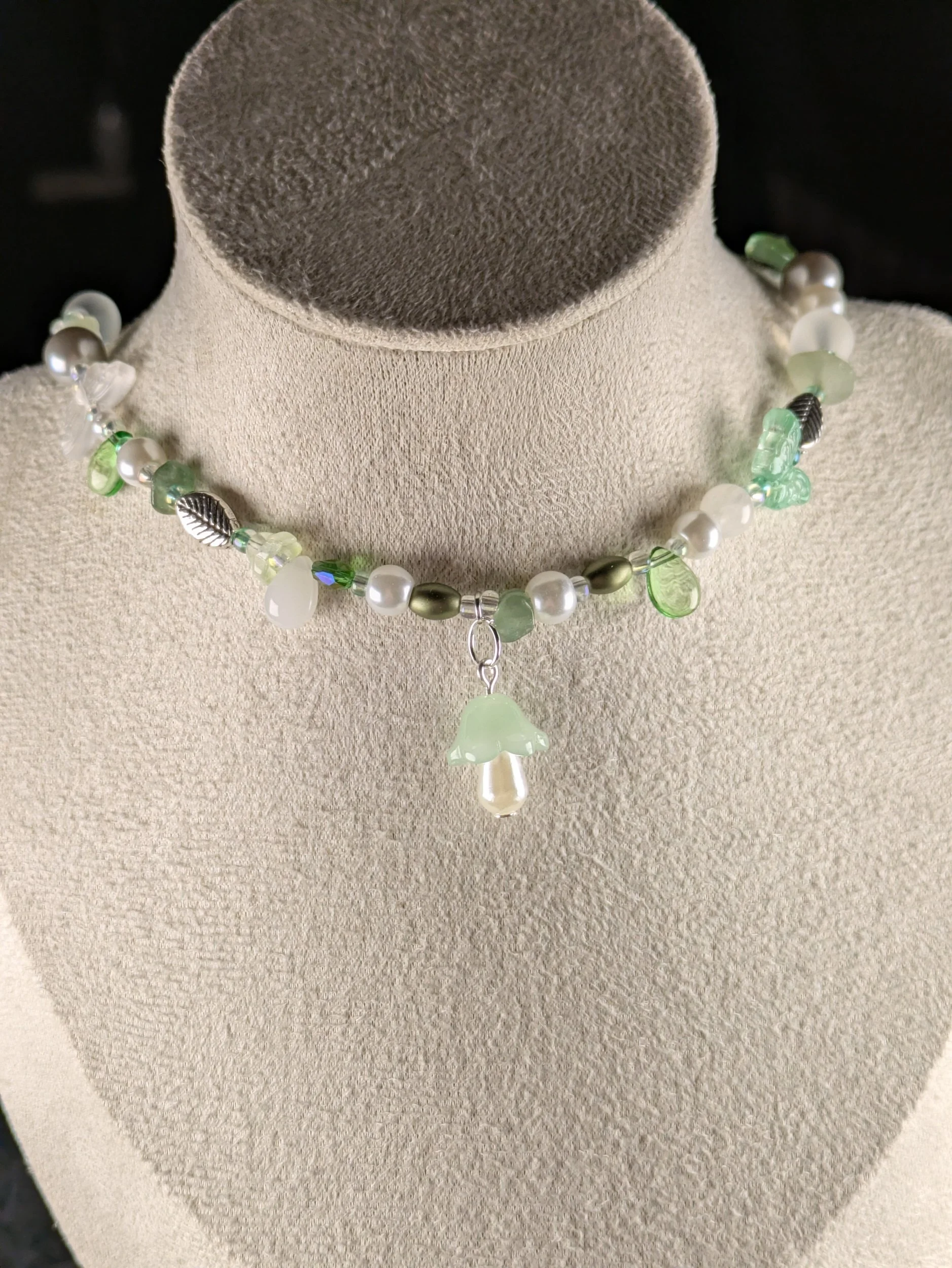 Mushroom Mosspath Choker