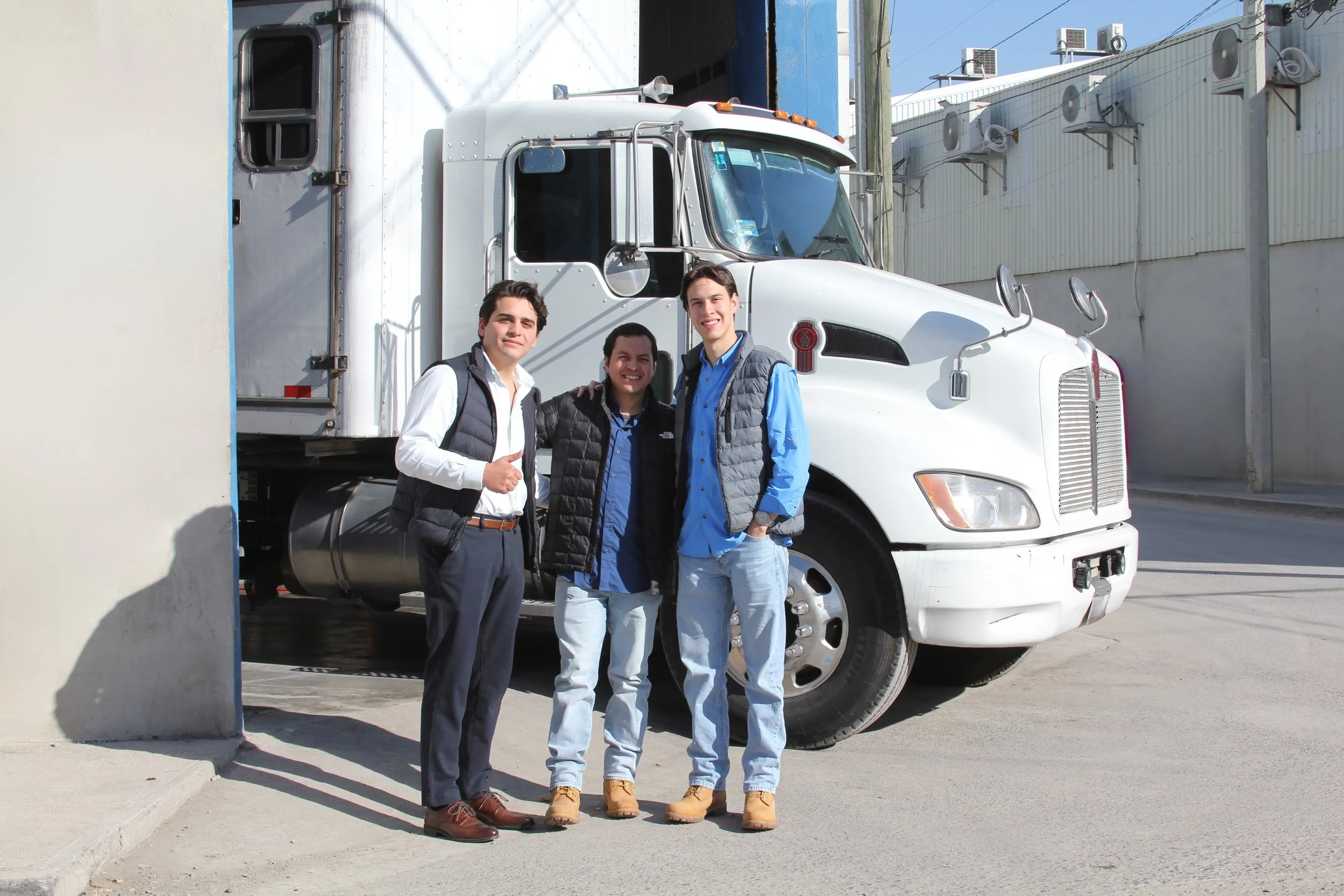 REF socios edited .jpg