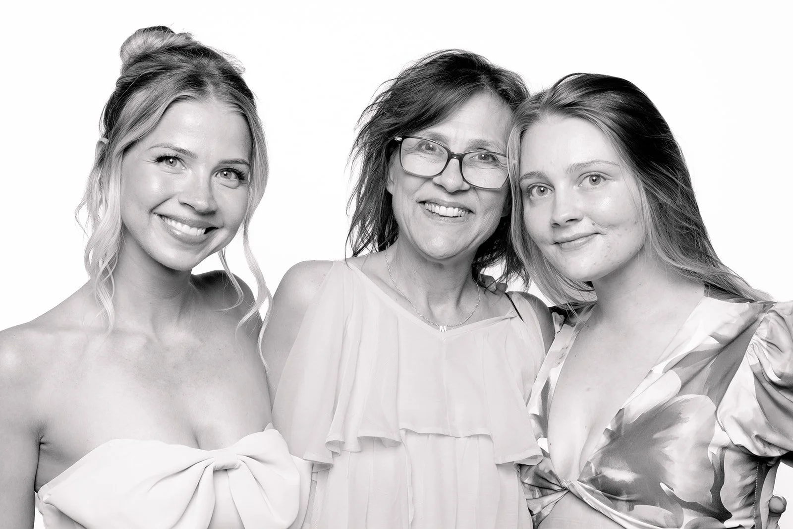 Santellis Portrait Booth-12_websize.jpg