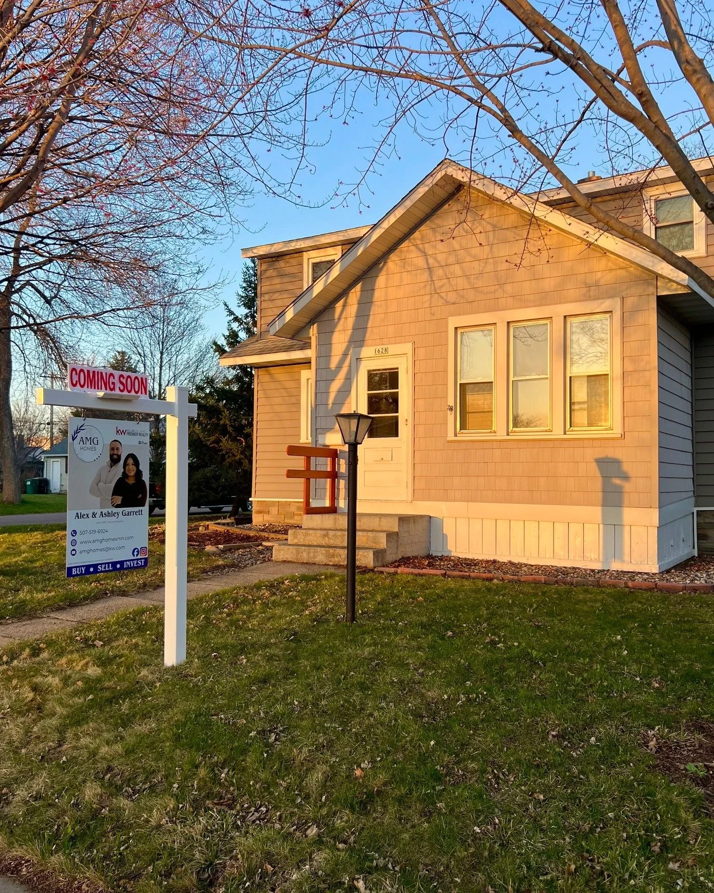 🚨 NEW SIGNS. NEW LISTING. 🚨

📍 1628 Ford Ave N, Glencoe
💲 $259,900

Hitting the market tomorrow 👀🔥
Clean, updated, and move-in ready &mdash; this is the kind of home people have been waiting for. Everything&rsquo;s been taken care of so you can