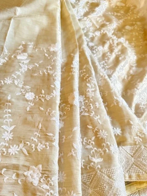 lighter_fabric_White Saree - 2.jpeg