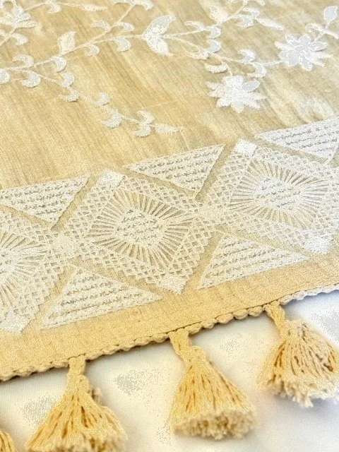 lighter_fabric_White Saree - 4.jpeg