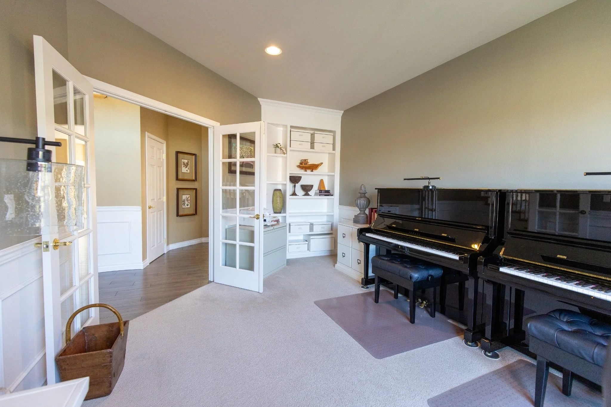 2021-broadhurst-pl-wenatchee-wa-music-room-office.jpg