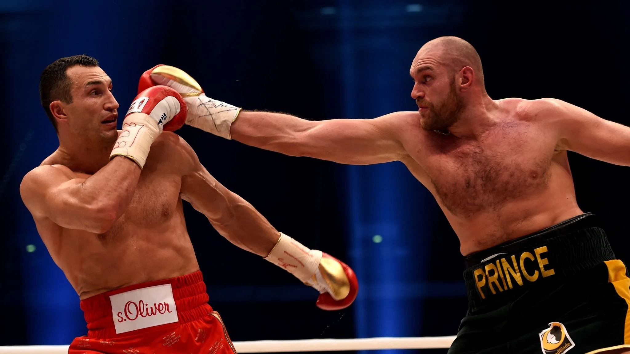 Tyson Fury throws a jab at Wladimir Klitschko on the way to winning their 2015 fight