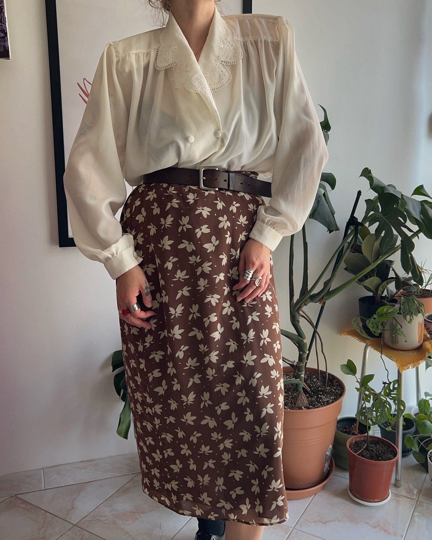 Novi drop u 19:00 na mom webu🍒🍎
Uključi si alarm na mobitelu 🤭⏰

Za vi&scaron;e informacija slobodno mi se javite u DM

#vintage #vintagecroatia #vintagestore #vintageclothing #vintagepula