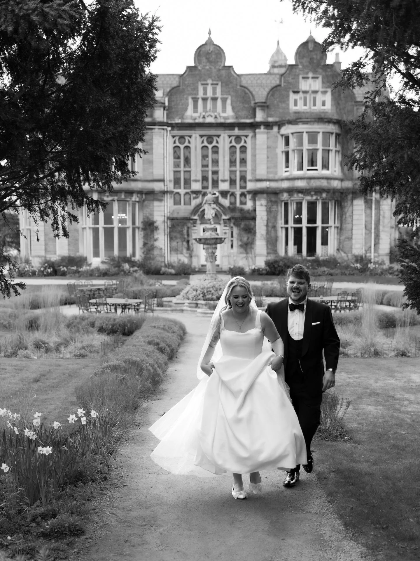 A post to say THANK YOU!! We are already over 50% booked for 2027 and honestly it means so much to us that so many amazing couples have chosen to have Team Henry be with them on their VERY special day! 😍 

We really love to get to know our couples s