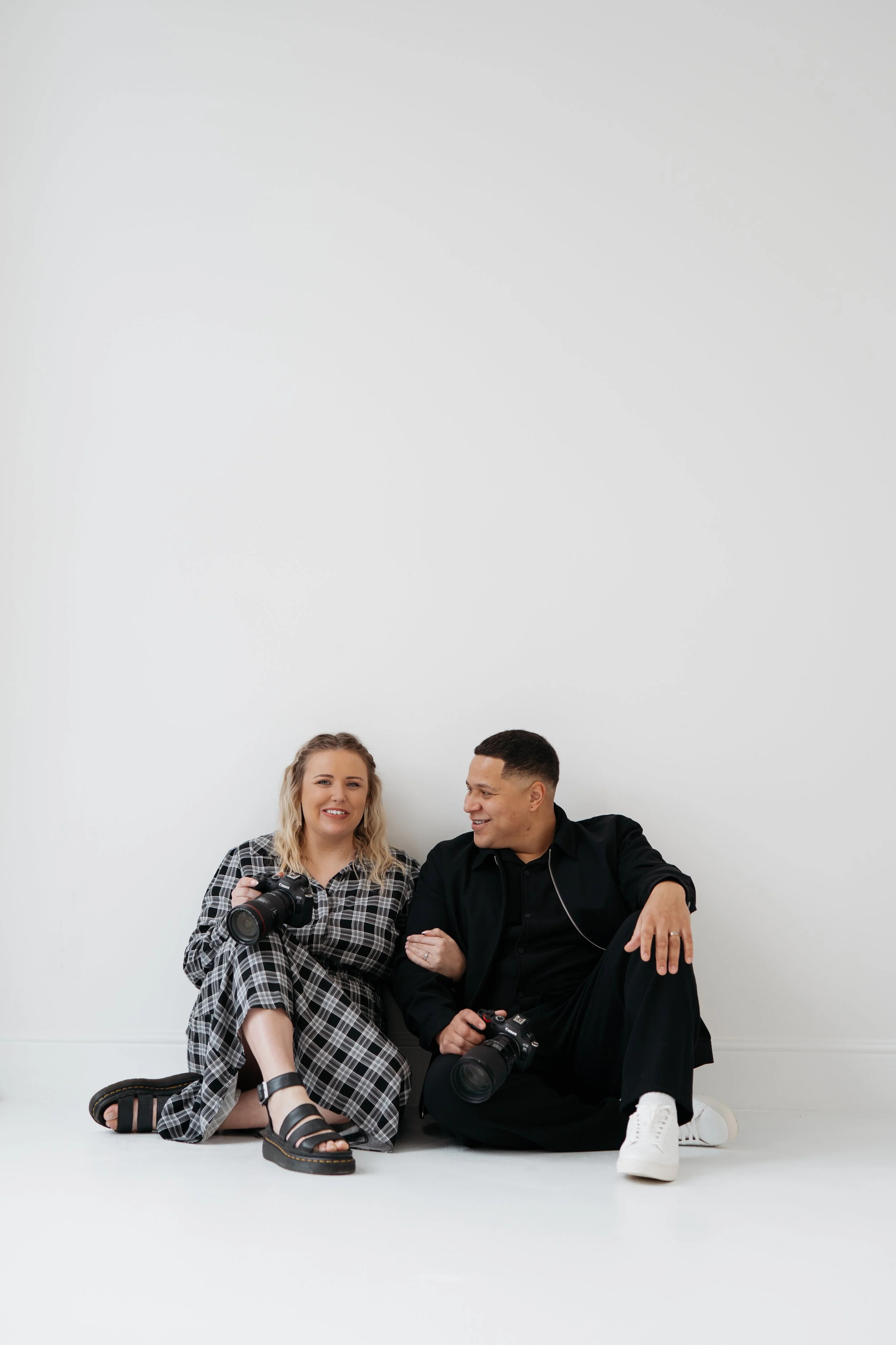 Husband and wife Somerset wedding photographers