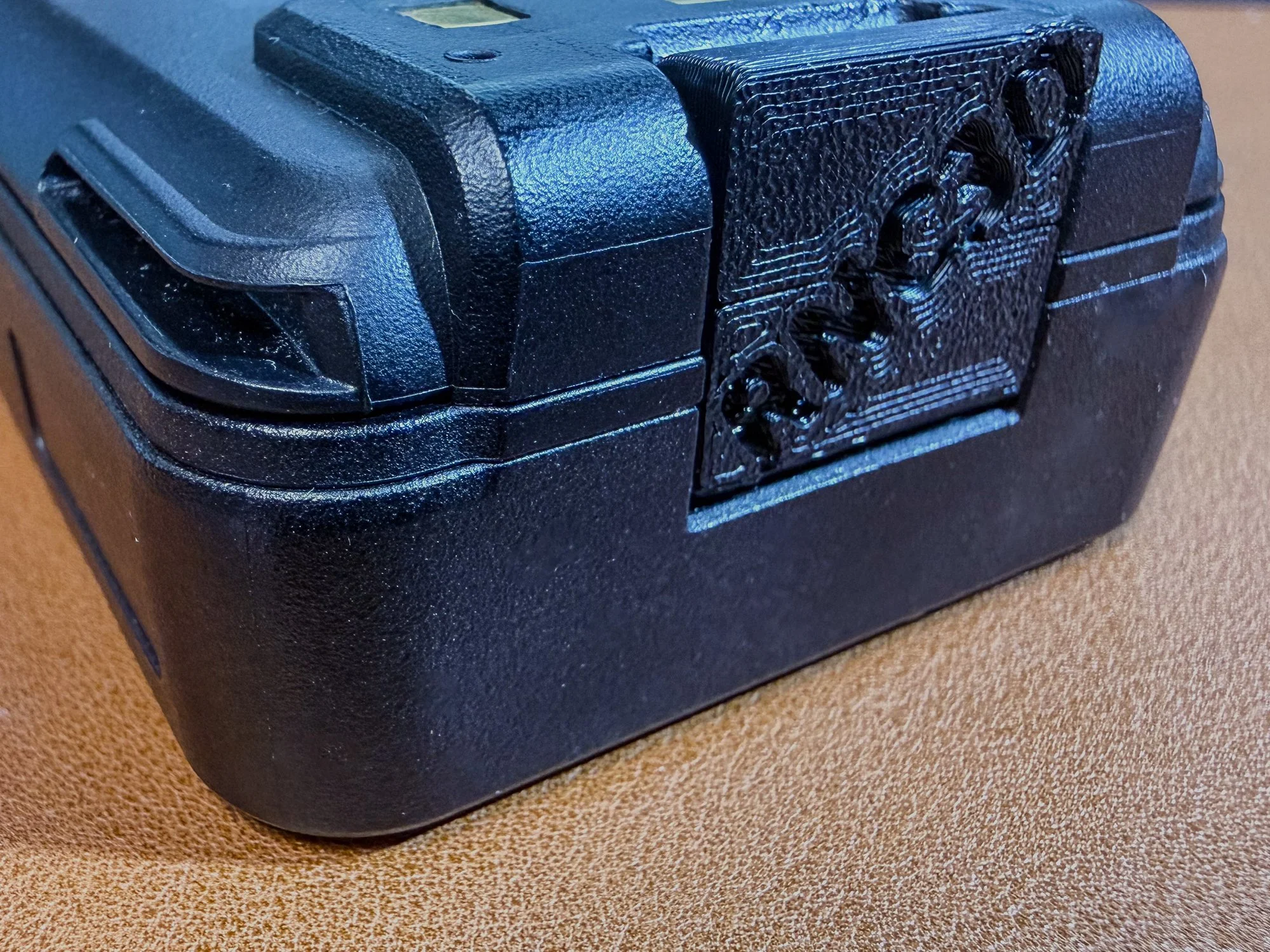 B1 Battery Latch Photos for eStore_260429-2.jpg