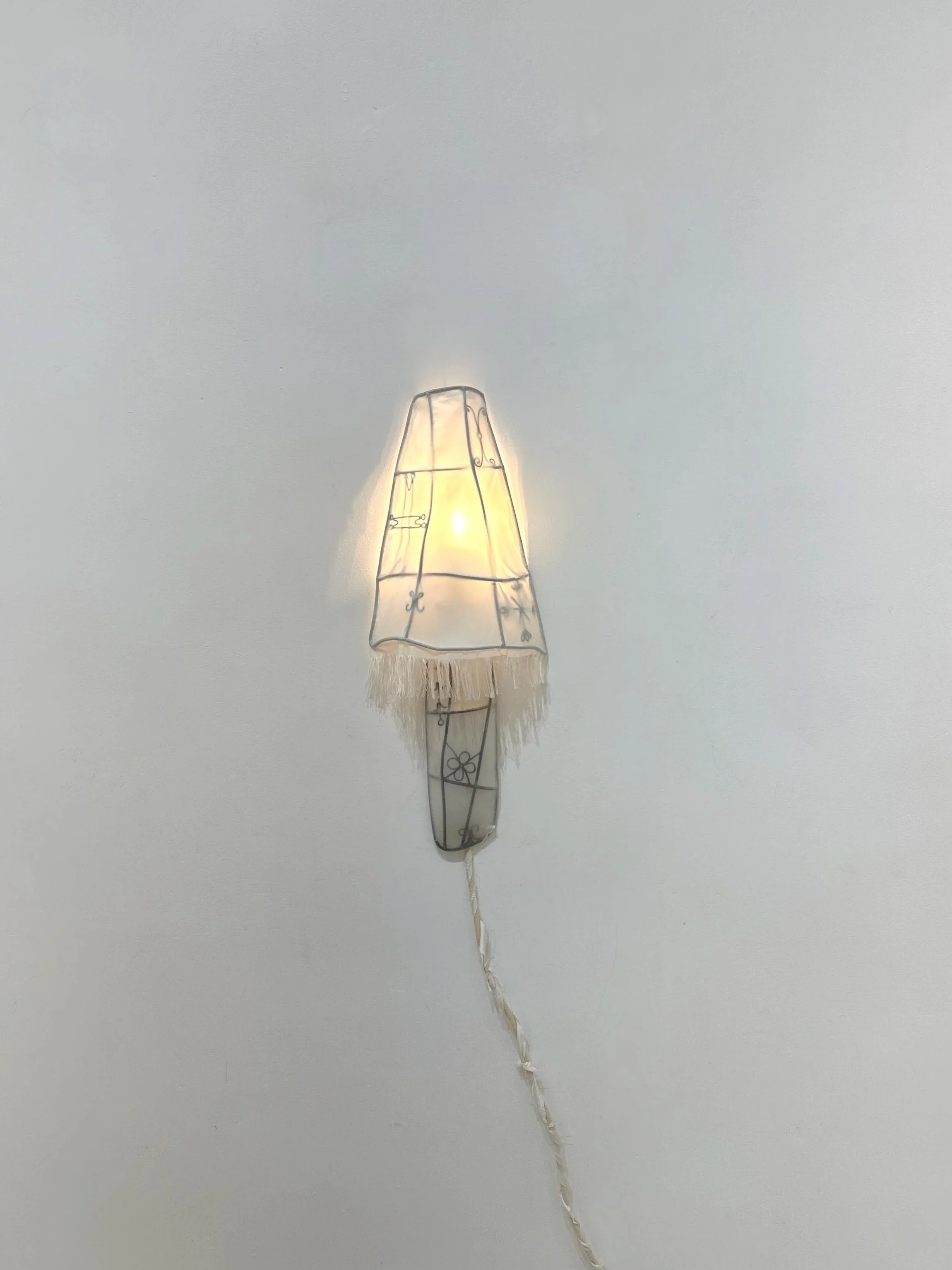 the night comes, the shadows play