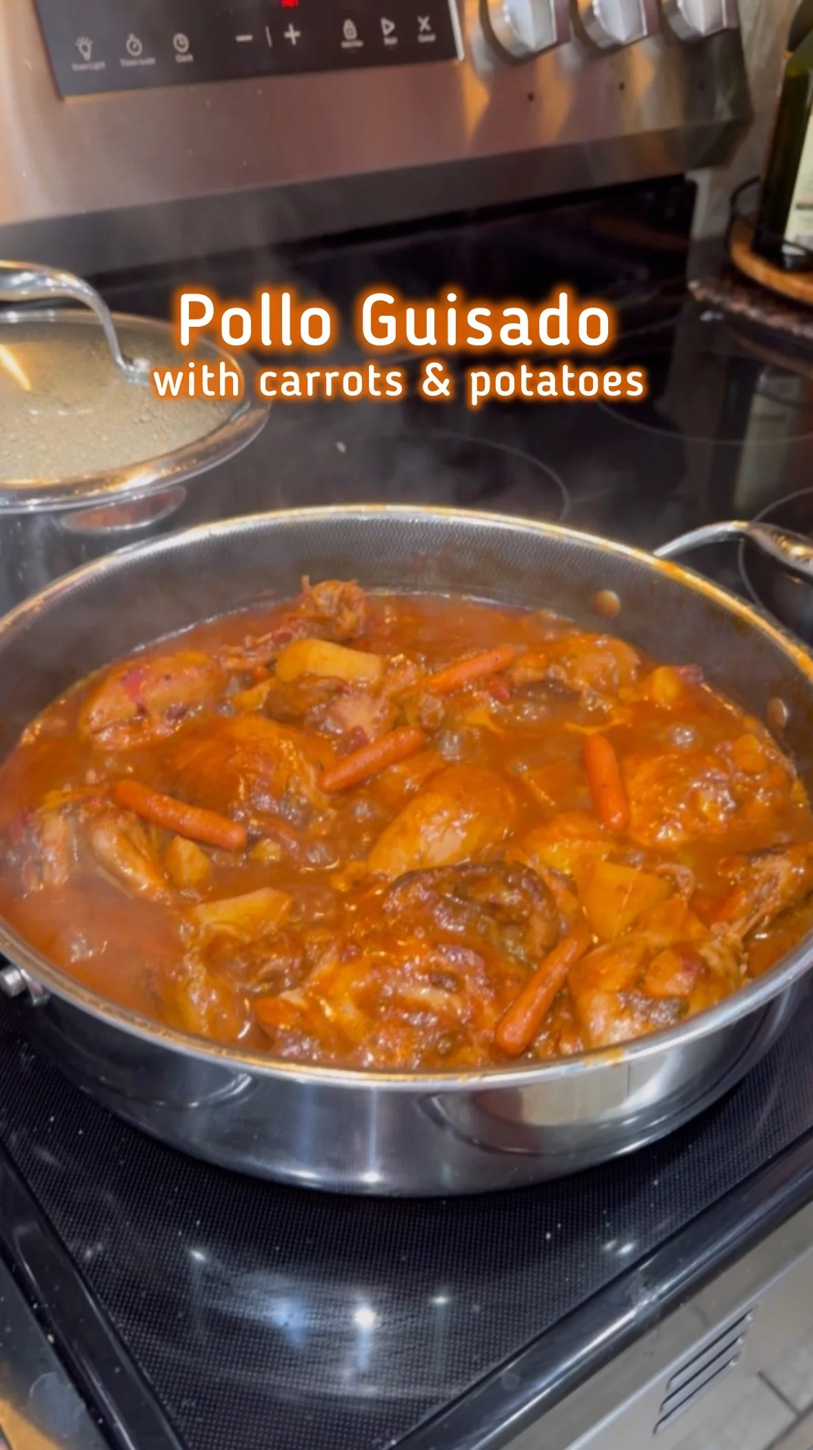  Pollo Guisado con Papas y Zanahoria&nbsp;