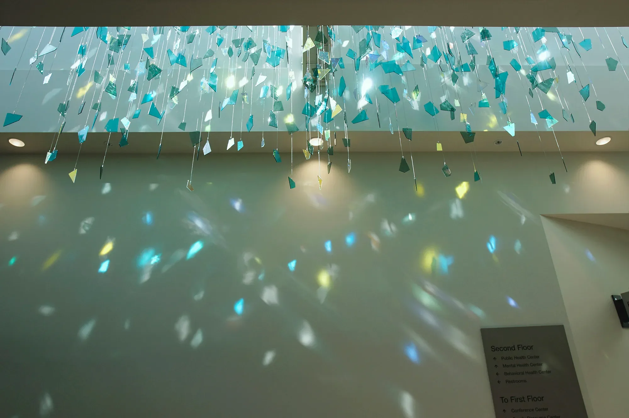 Light of Passage (SE LiveWell Center), 2023
Glass, SS cable, aluminum, 120 x 152.5 x 50 inches