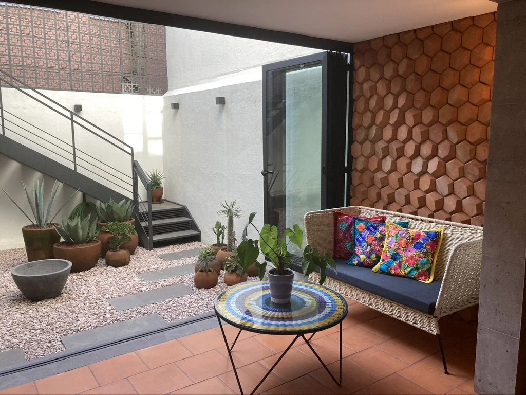 Comfy space overlooking the Patio 