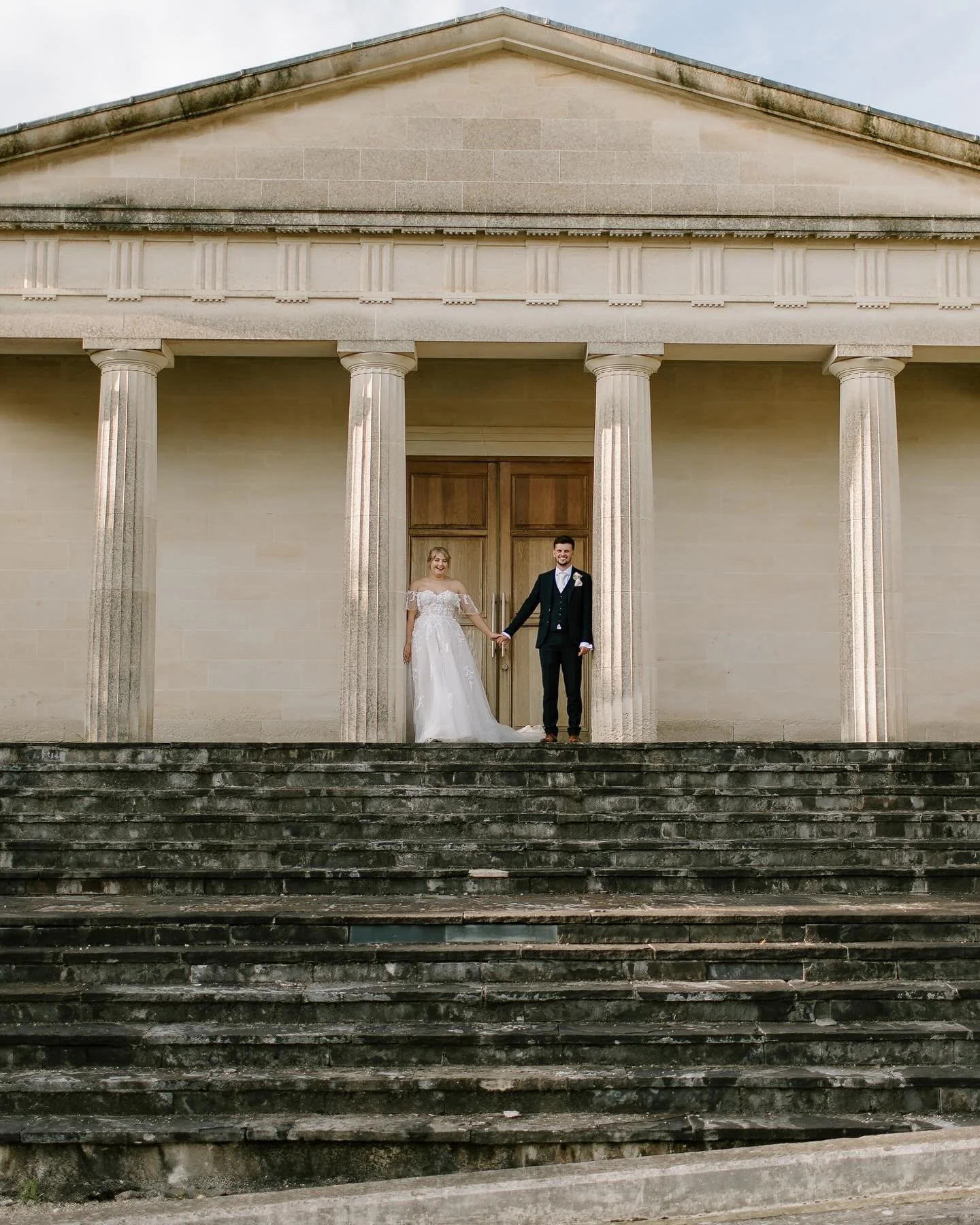 Late summer weddings in Bath, Abi &amp; Dan 🫶🤍

Makeup: @my_makeup_by_emma 
Dress: @exclusively_yours_bridal 
Florist: @crescentflowers 
Dj: @eventimate 
Videographer: @onestagproductions 
Photographer: @sianhallphoto