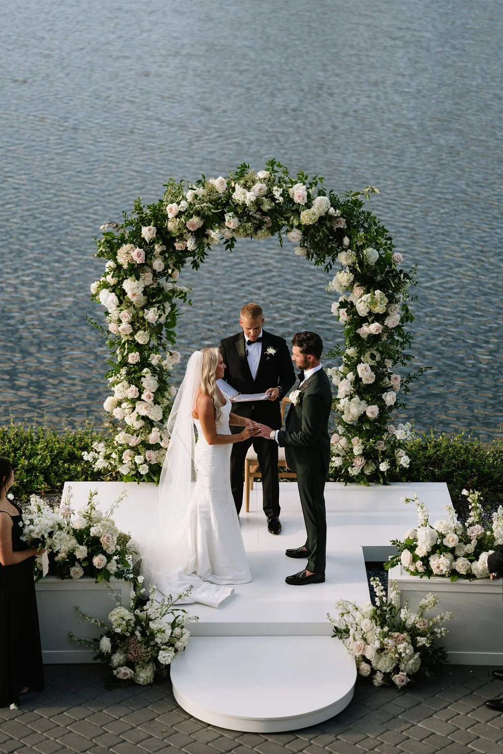 ali&ryan.ceremony-218.jpg