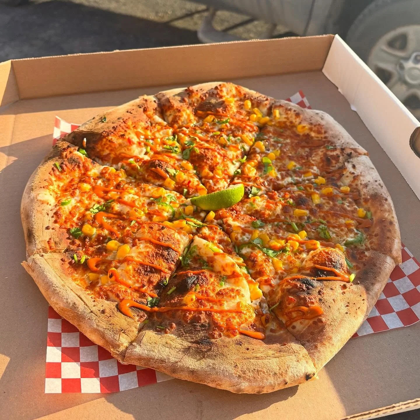 ✨ MENU FOR THIS WEEKEND ✨
PIZZA
The Green Pig 🍃: pesto topped with pepperoni, mozzarella, parm and hot honey.

The Classic Marg 🍅: red sauce topped with tomato, basil, mozza, parm, and olive oil

The Nature Walk 🌲: garlic oil base topped with mush