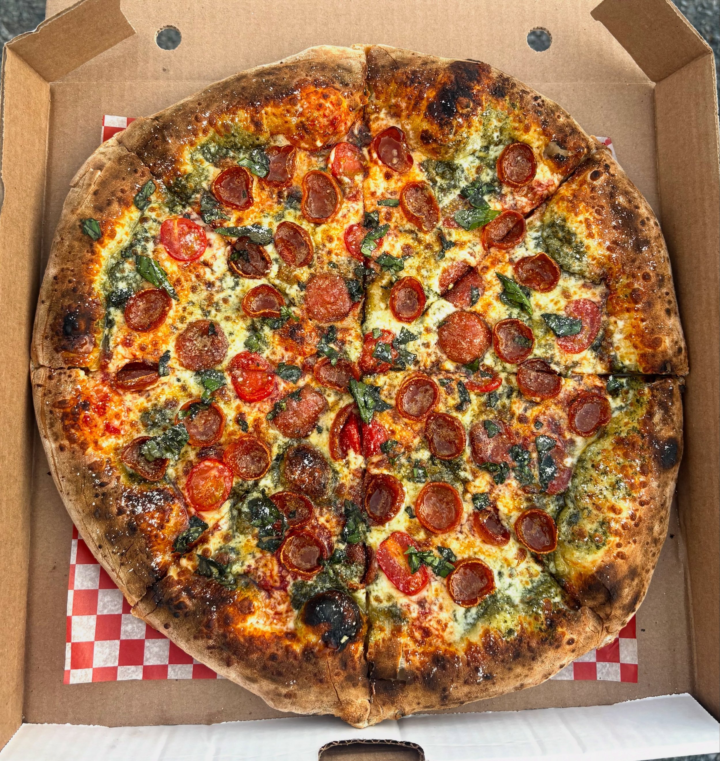 ✨MENU FOR THE WEEKEND ✨

The Manger 🍕: red sauce base topped with pepperoni, mozza, parmesan, basil, and hot honey

The Green Marg 🌿: pesto base topped with tomatos, mozza, and balsamic drizzle

The Chupacabra 🙌: oil base topped with jalape&ntilde