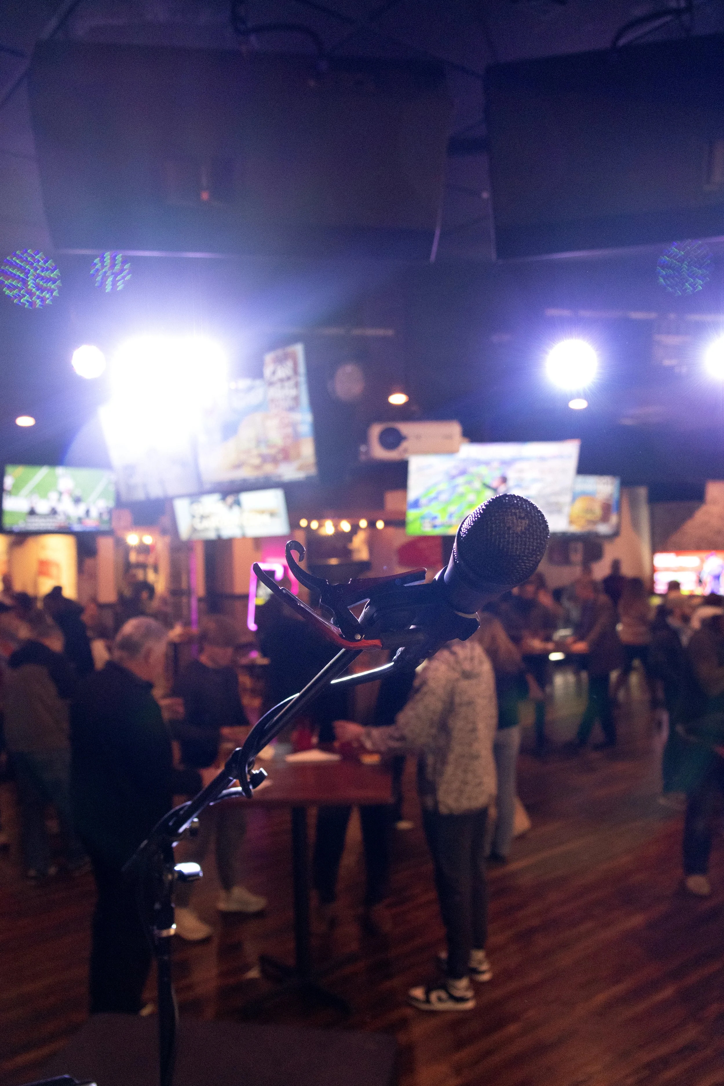 Microphone on stage at Wild Wing Cafe Farragut Live Music