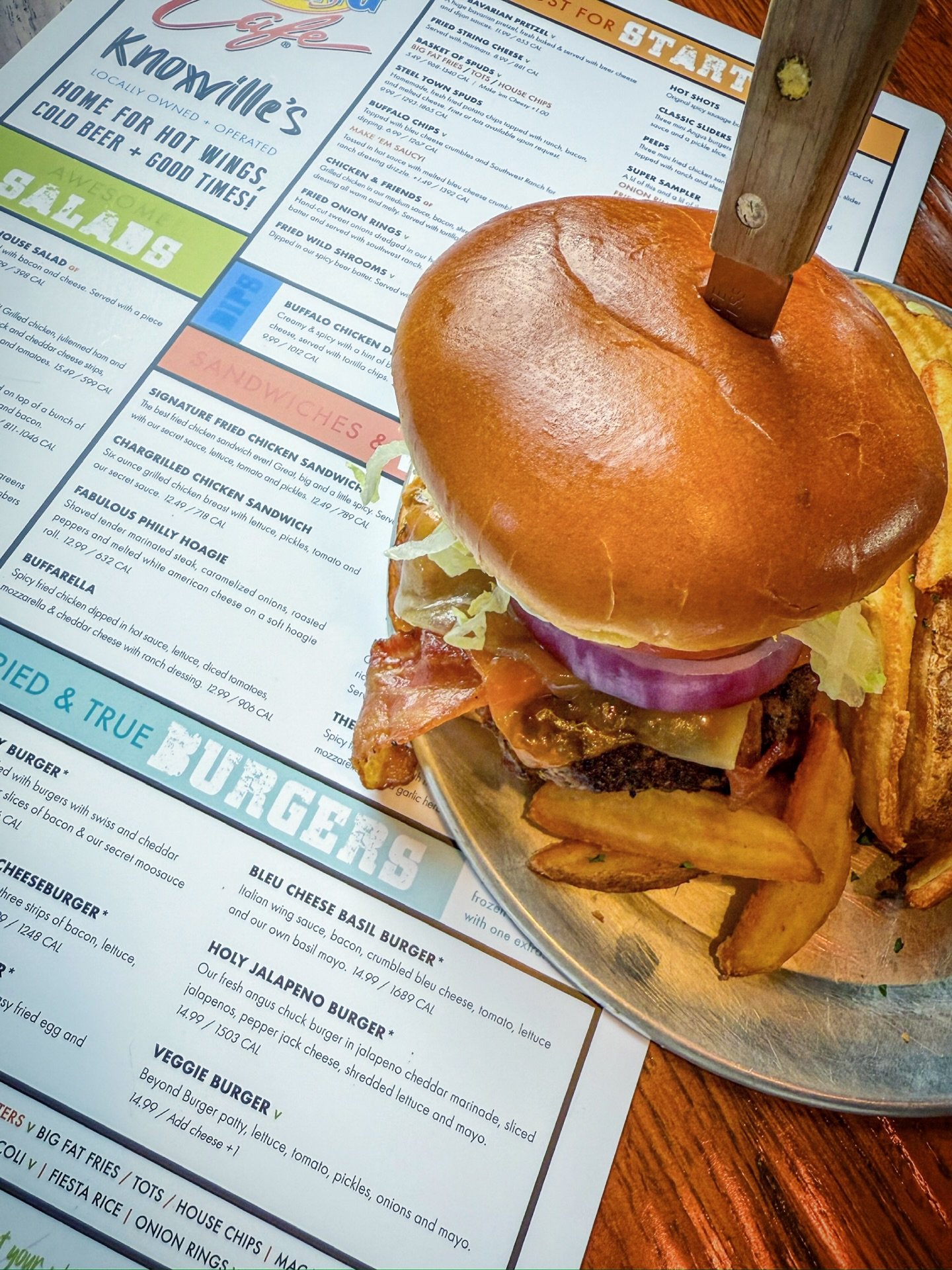 Showing up in your feed to help you make your dinner decisions&hellip; which burger is your go-to? 🍔