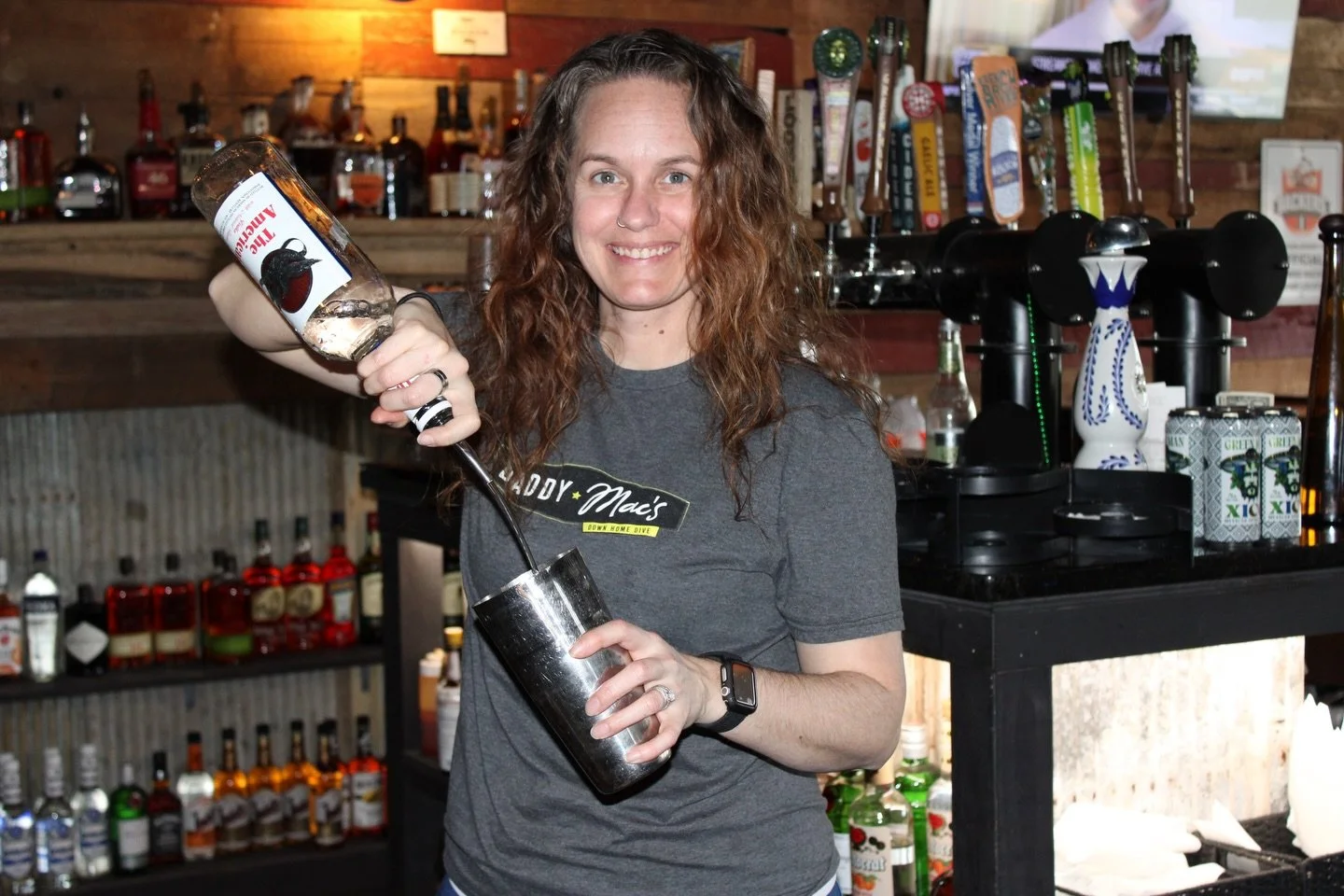 Next up on tonight&rsquo;s Bar Wars, we&rsquo;re welcoming in Molly from Daddy Mac&rsquo;s! 

Support your favorite local guest bartenders every Monday through May 4th to help them win a cruise and some cash! Contest starts at 9pm, whoever has the hi