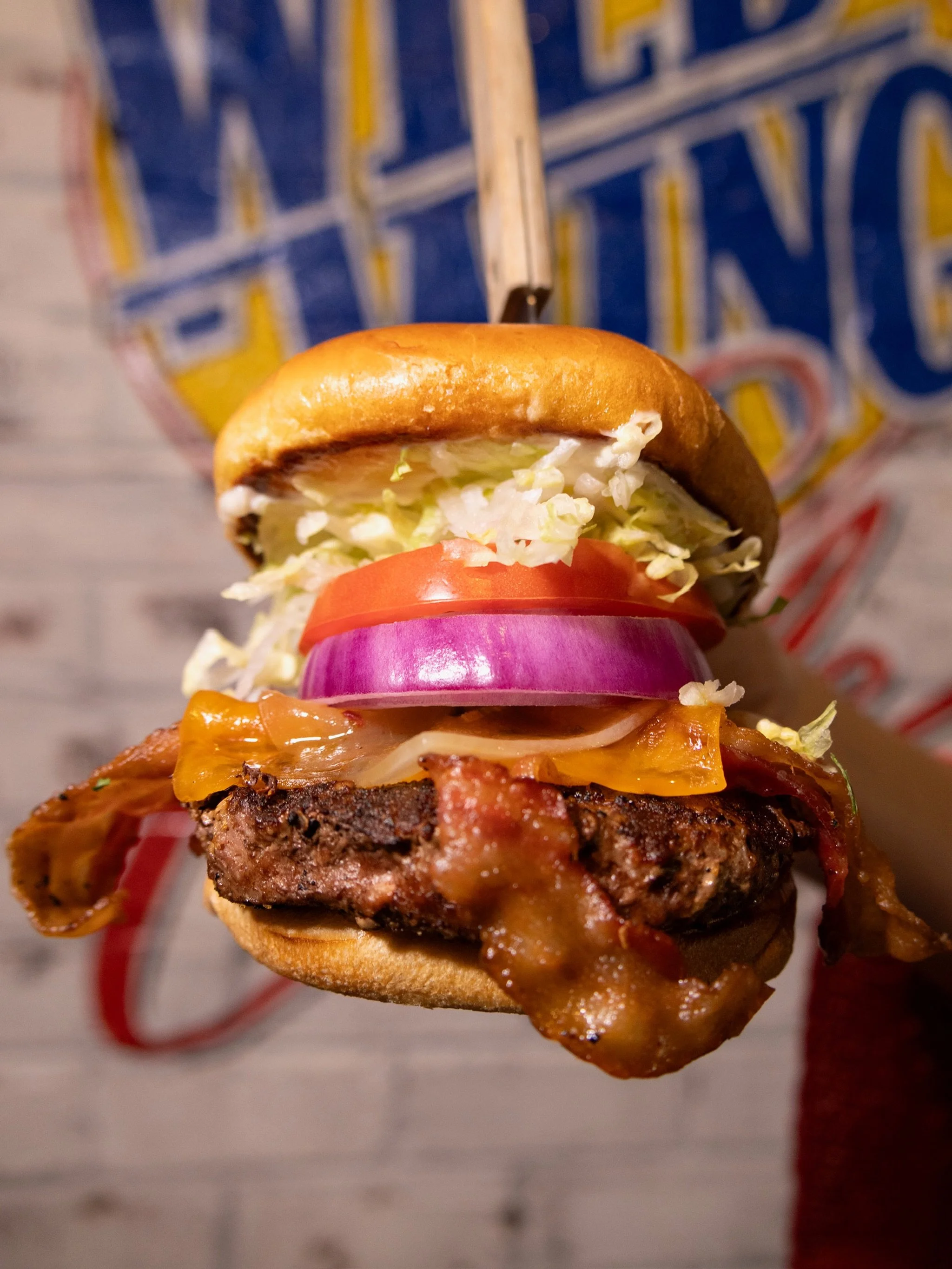 Best to start your week off with a big, juicy burger if you ask us. 🤩