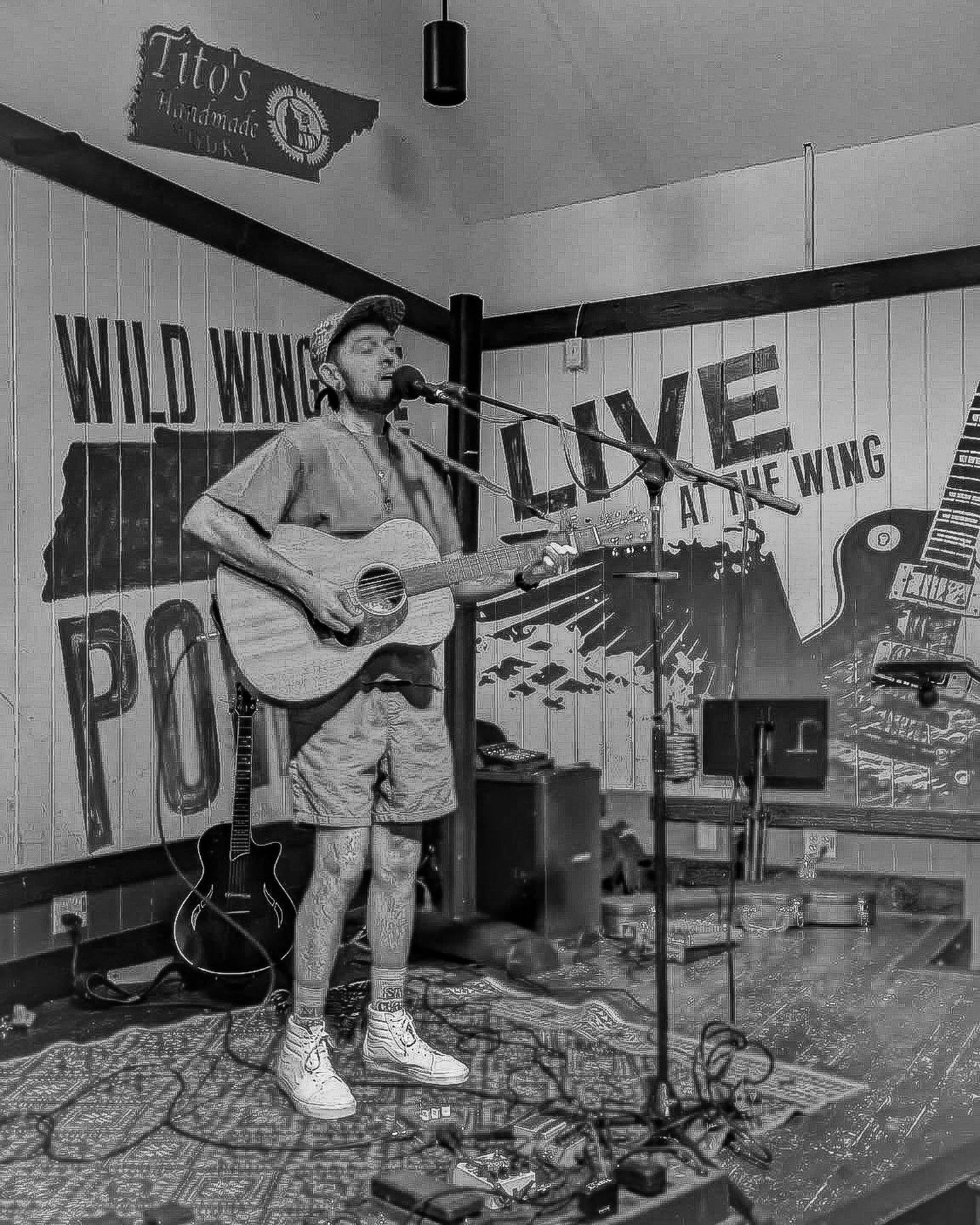 It all comes down to tonight! Who&rsquo;s taking home the prize as WINNER of this year&rsquo;s Acoustic Throwdown? Find out tonight with J Luke starting at 7pm. 🎶