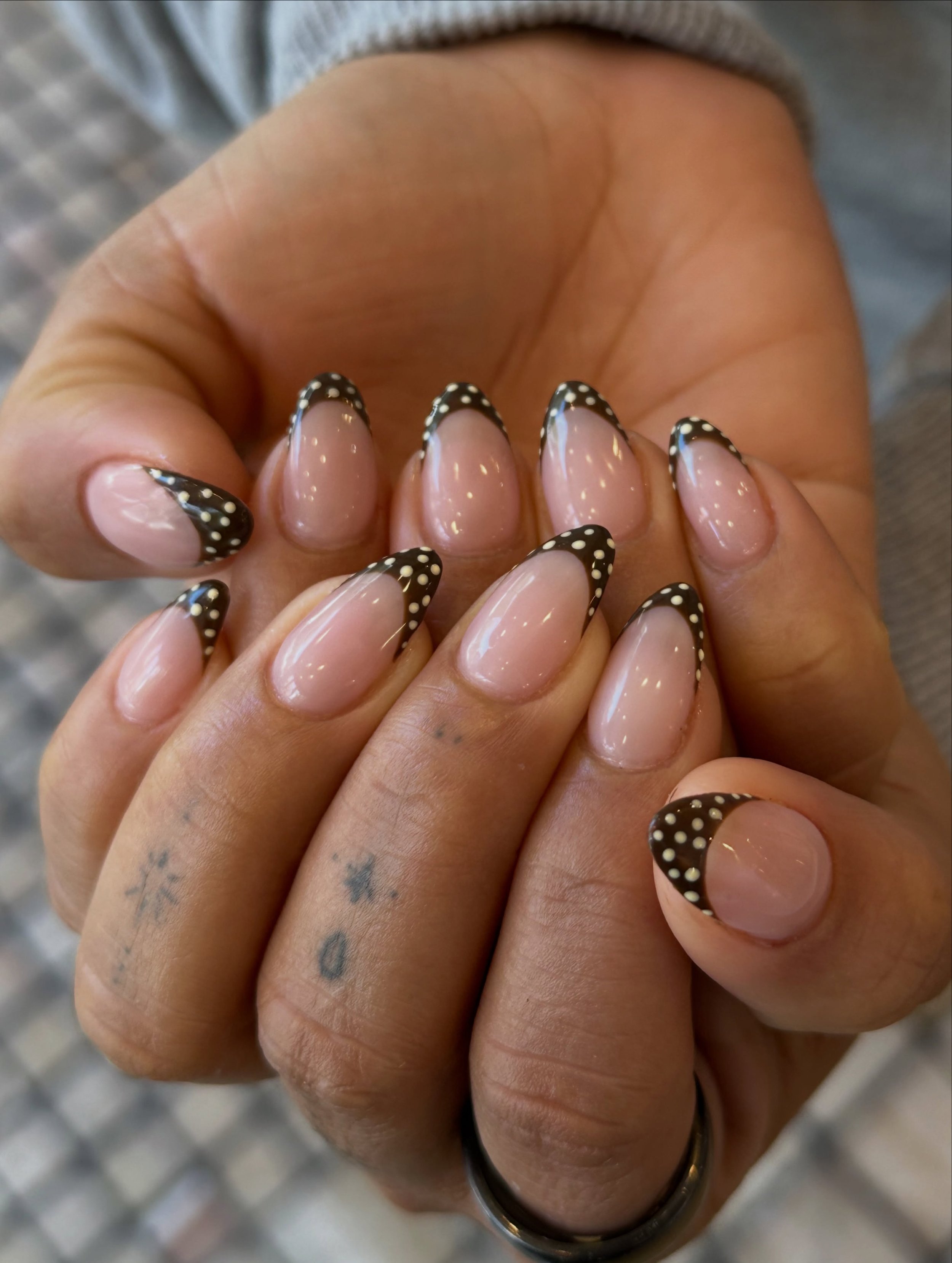 Brown french tip with Polkadot by Soledad