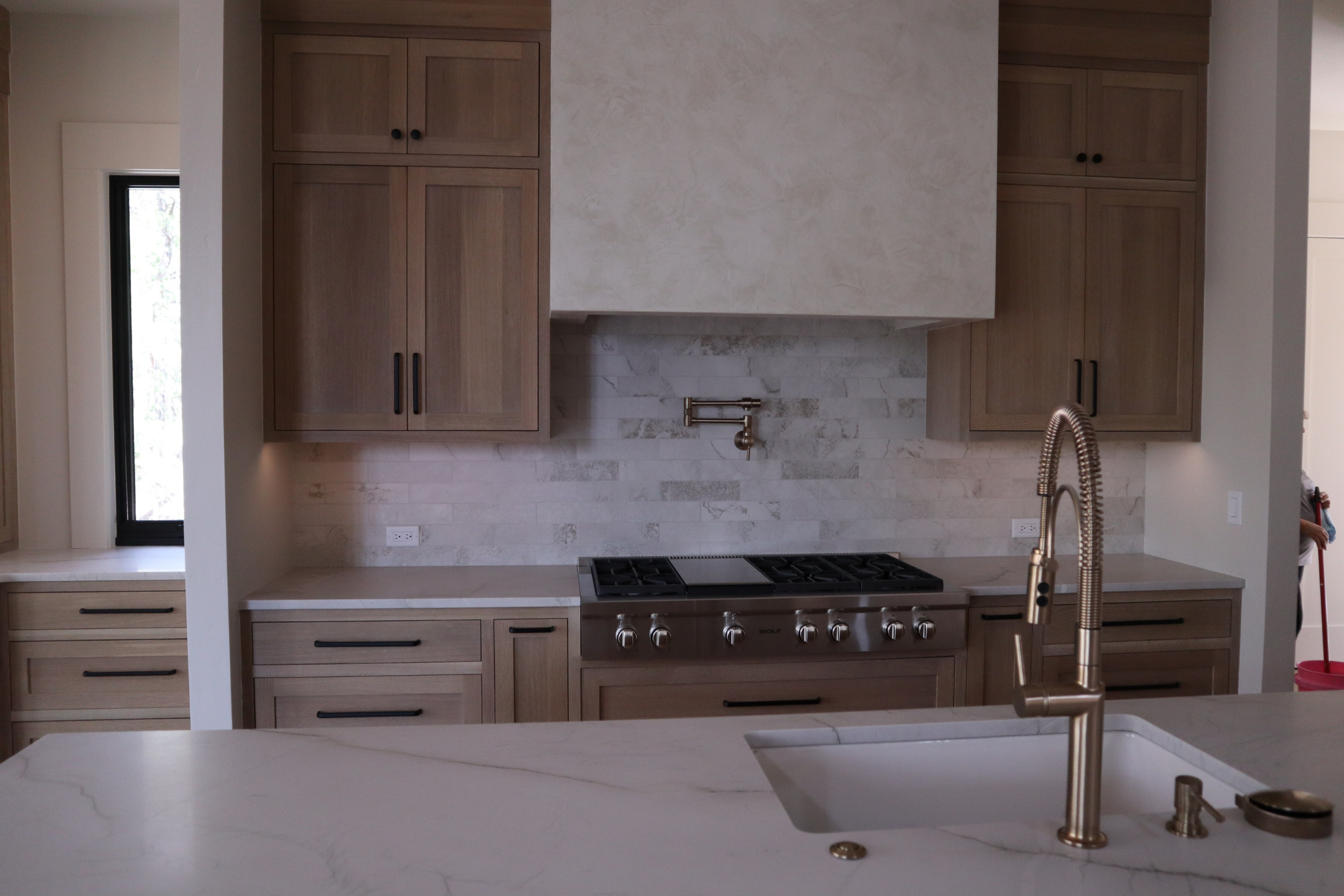 Kitchen close up under lights low.png