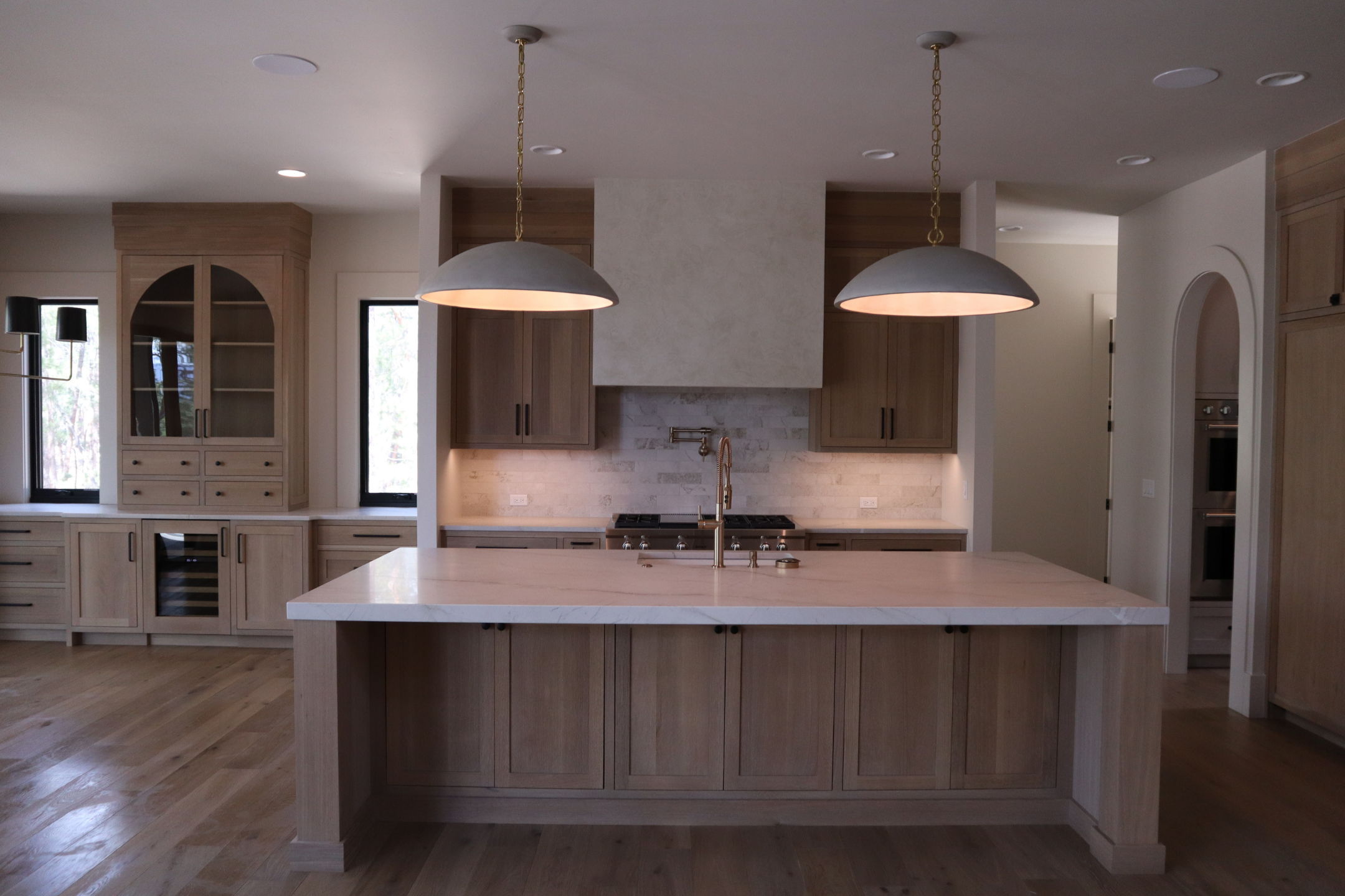 Kitchen underlights on.png