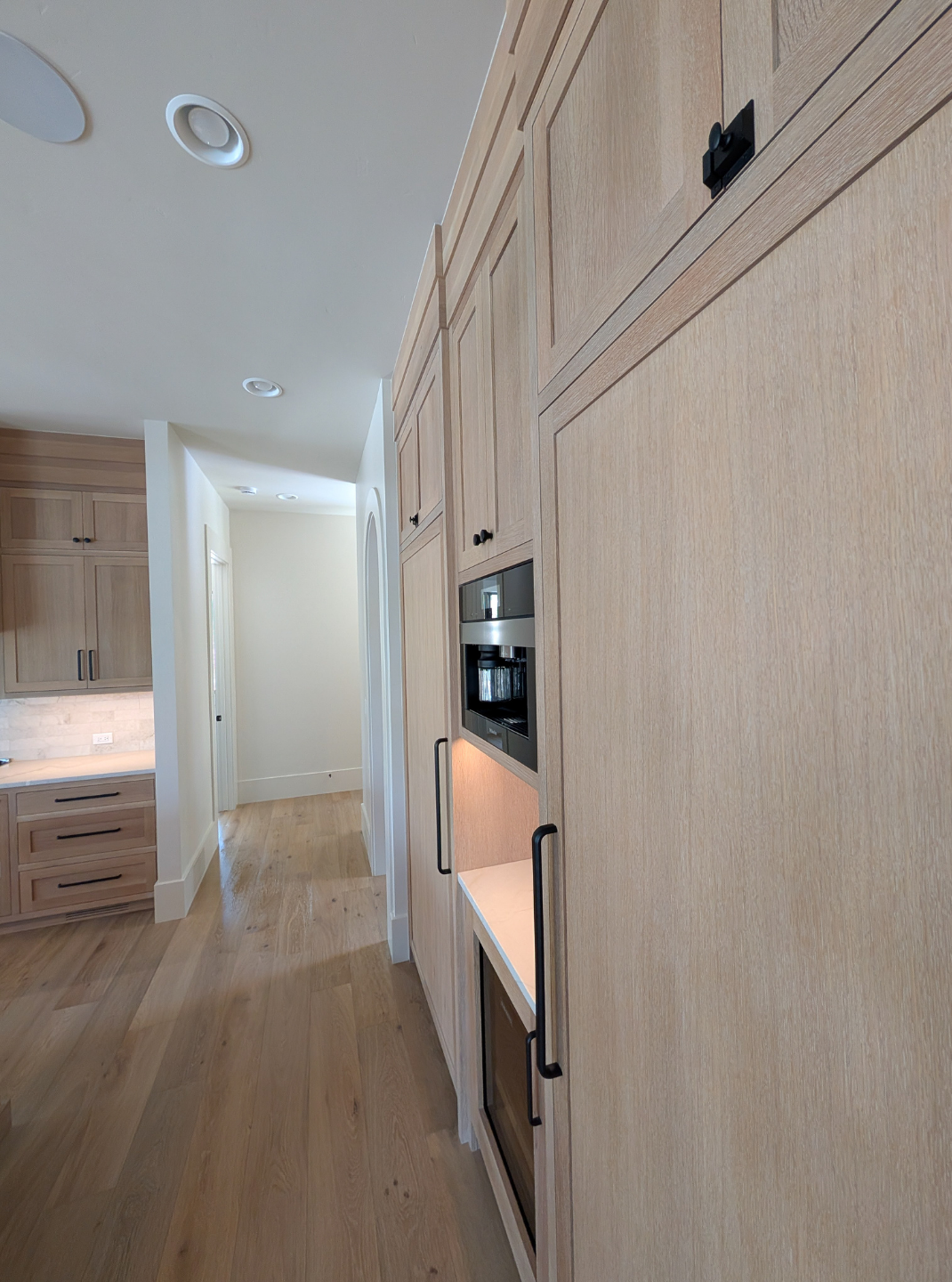 Kitchen cabinetry microwave oven side view.png
