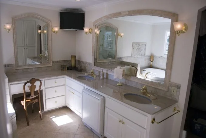 dual sink + vanity.jpg