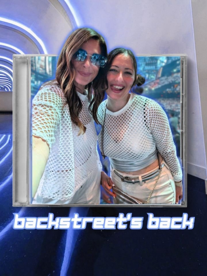Backstreet's back and honestly, it's like they never left. If you get the chance to scream lyrics and relive your boy band era with a girlfriend, this is your sign to say YES!! 

Seeing the Backstreet Boys with @melissdawson will stick in my memory f