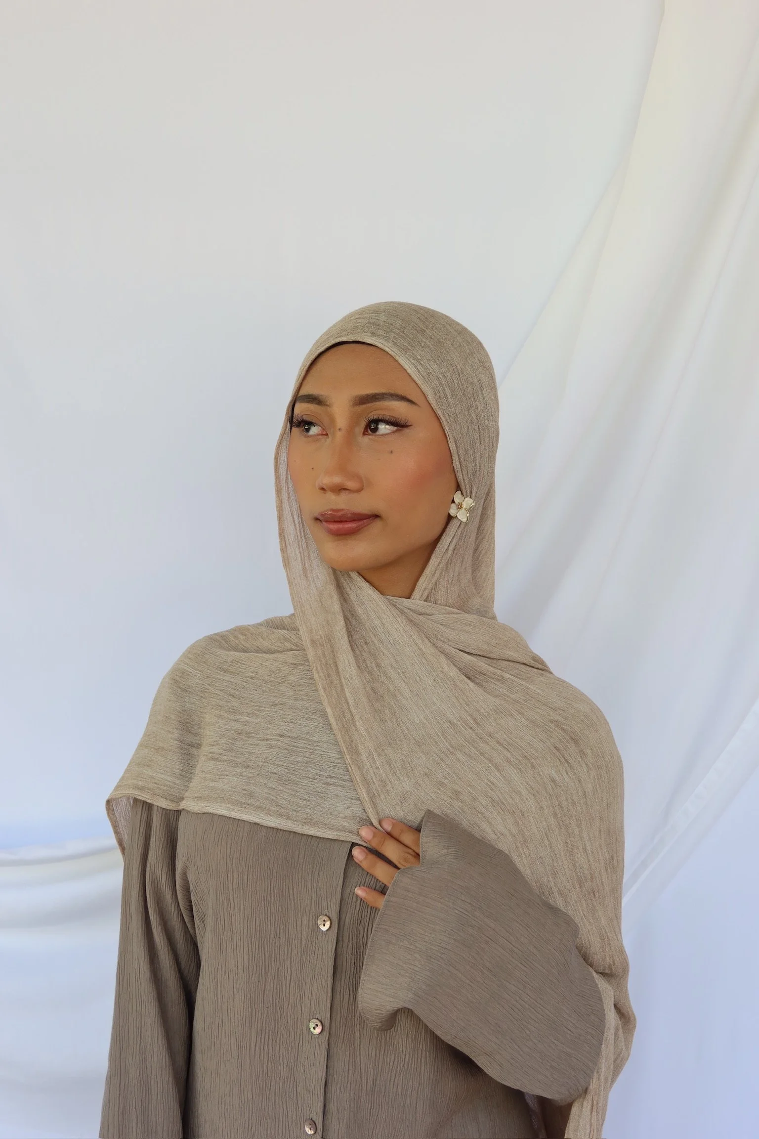 Plume Crinkle Hijab