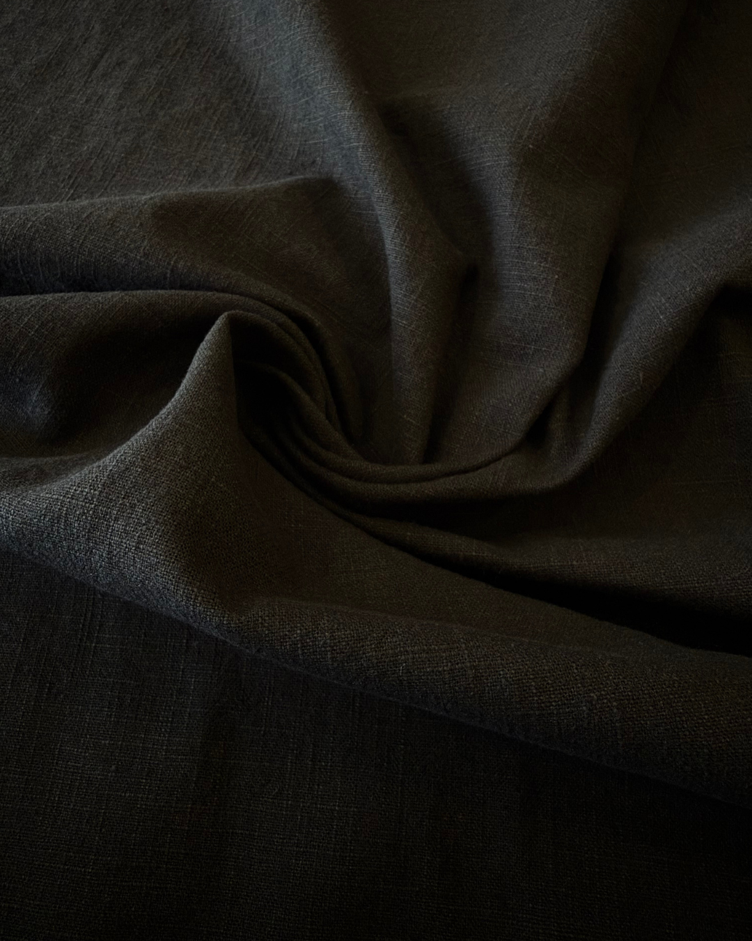 Black Heavy Linen.png