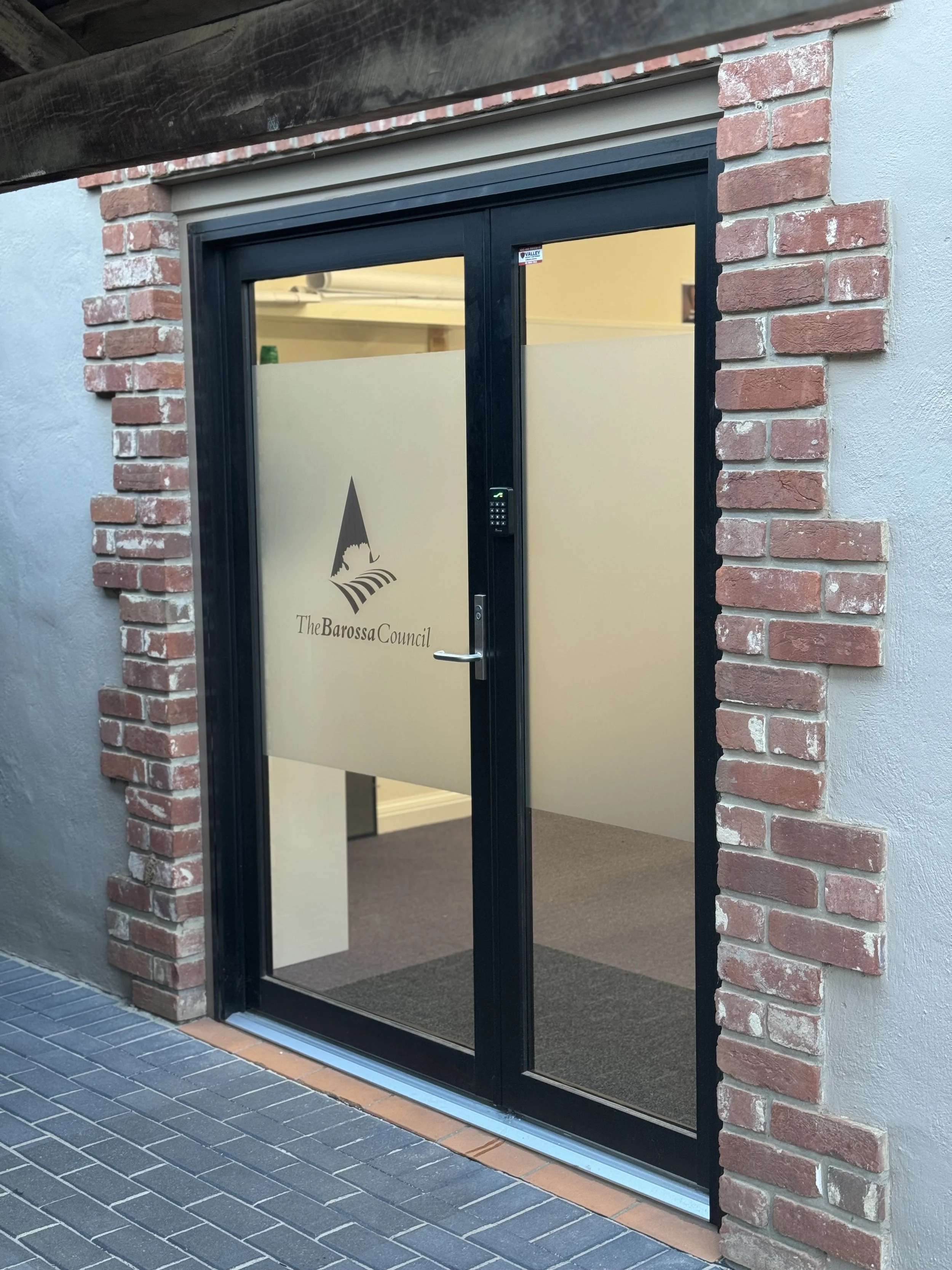 Window frosting with printed logo