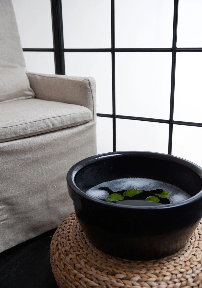   Industrial-Style Window Railing   This railing resides at Parlor Mini Spa in San Francisco's Russian Hill. Designed in the style of classic industrial warehouse windows, this railing provides safety and privacy for spa clients. 