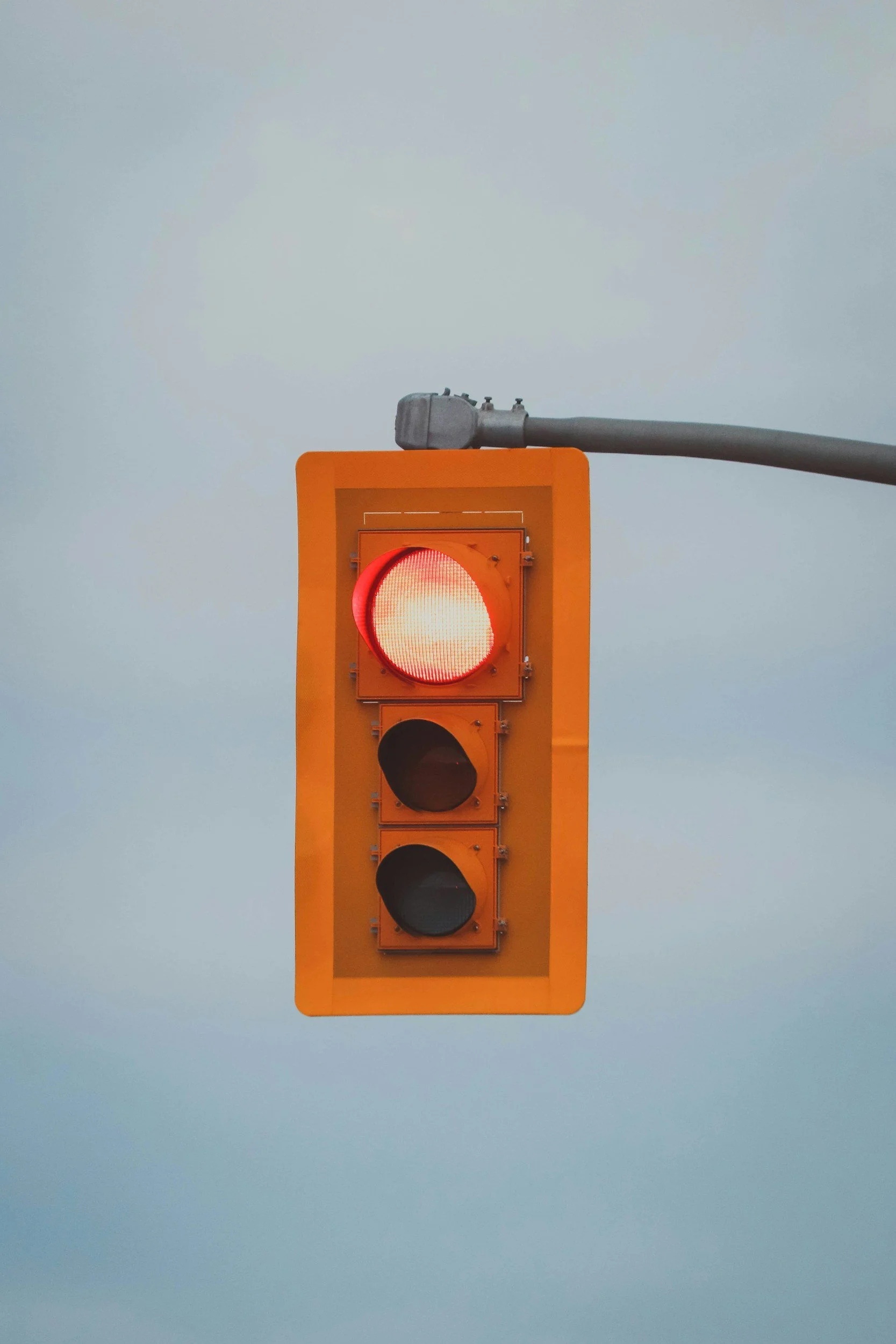 Flashing Traffic Lights in Nevada: What Drivers Should Do at an Intersection