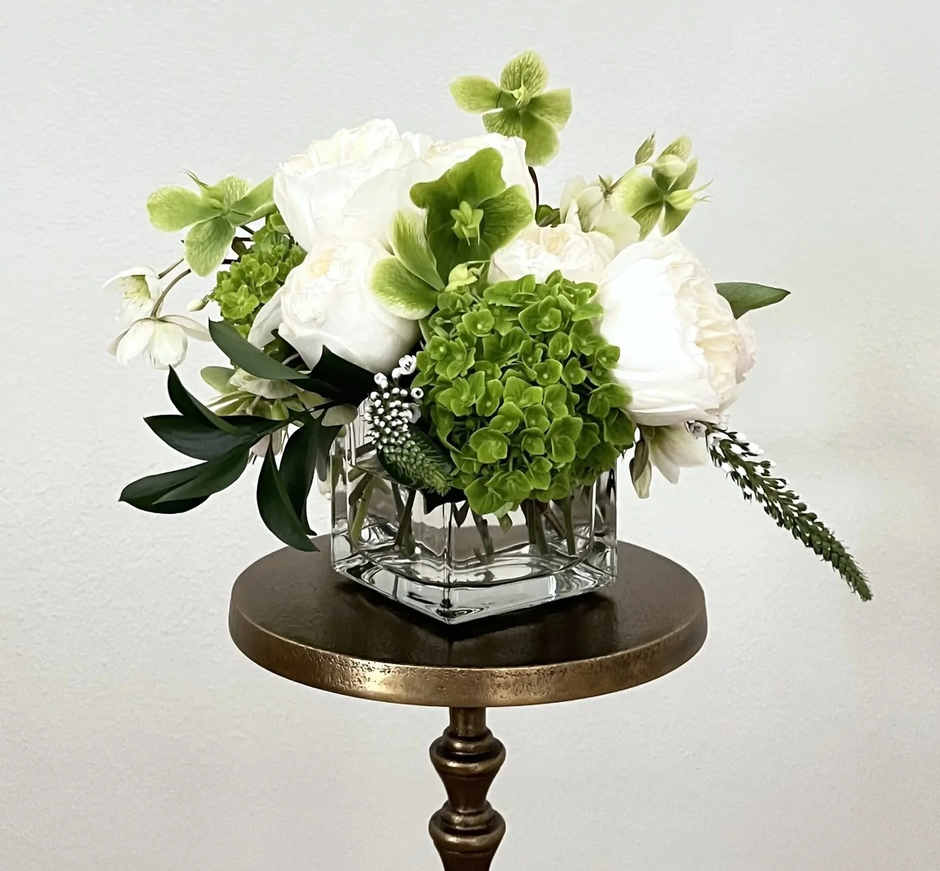 Modern+green+and+white+cube.jpg