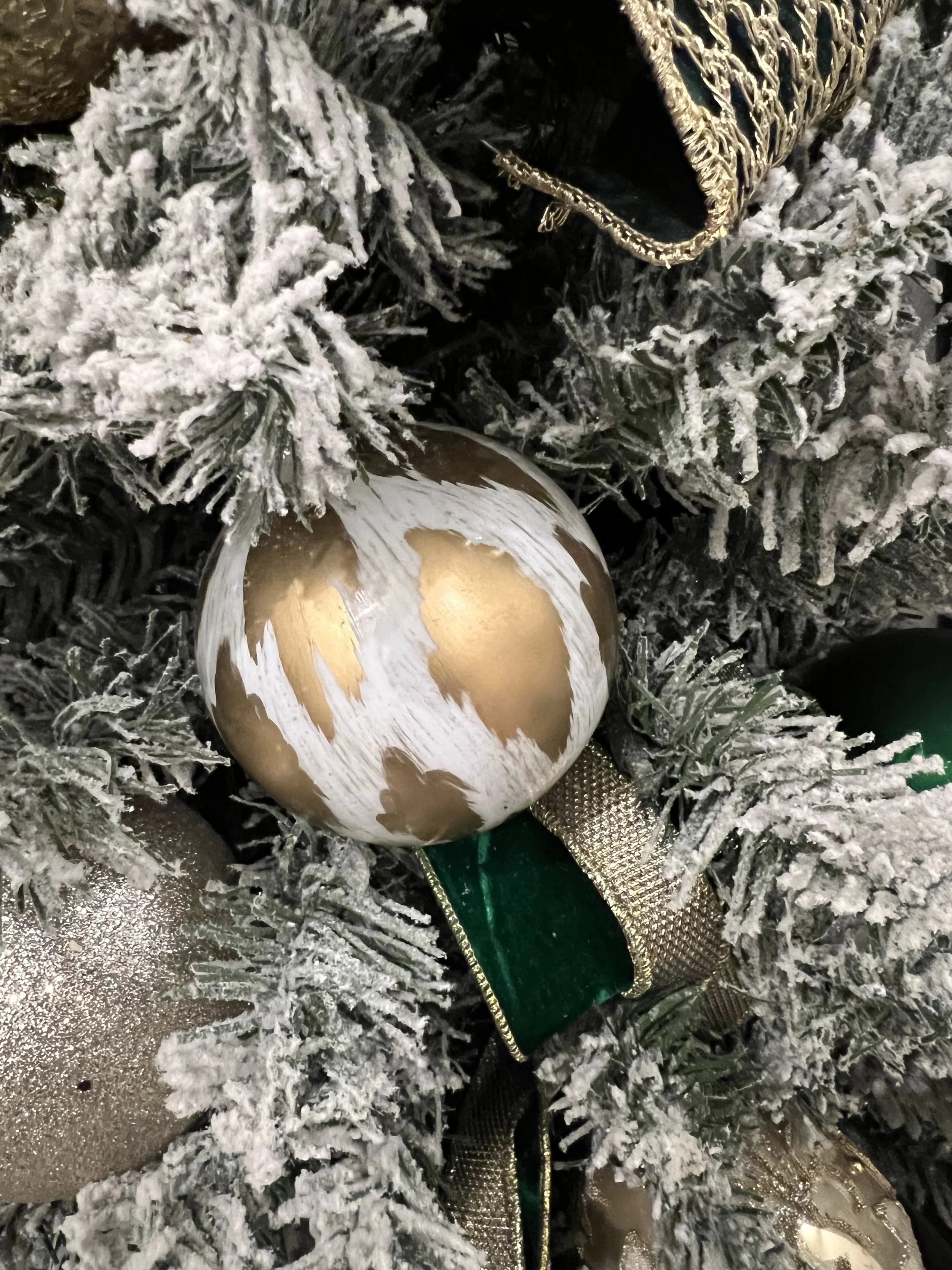 BR TRee gold and white ornament close up.jpeg