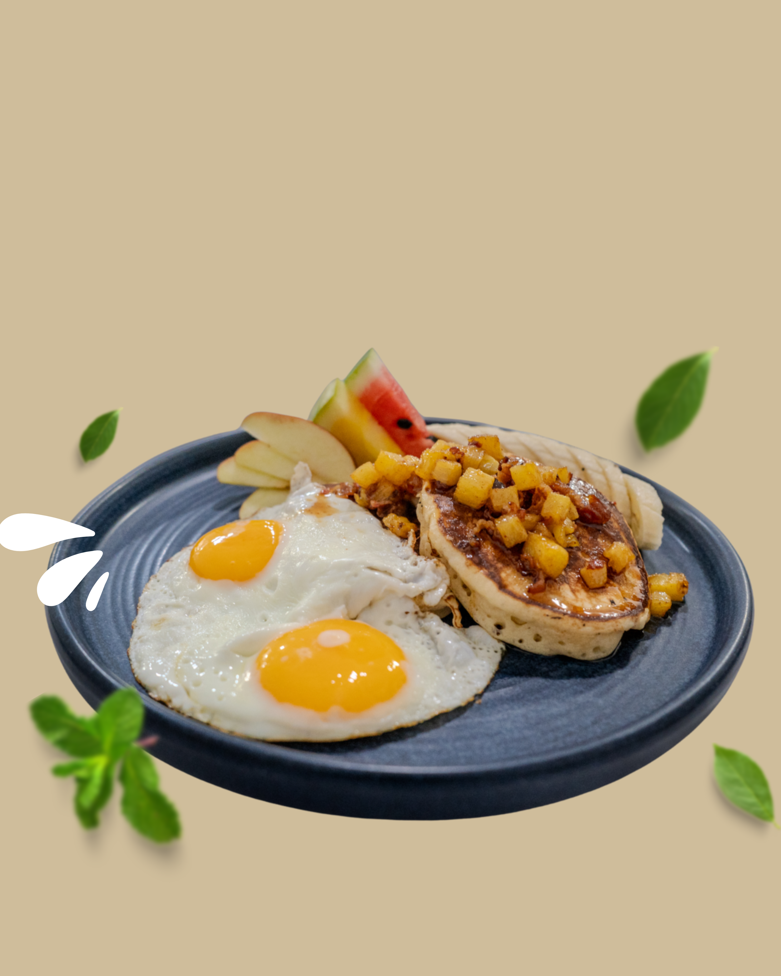 Plato con huevos estrellados, frutas y pan