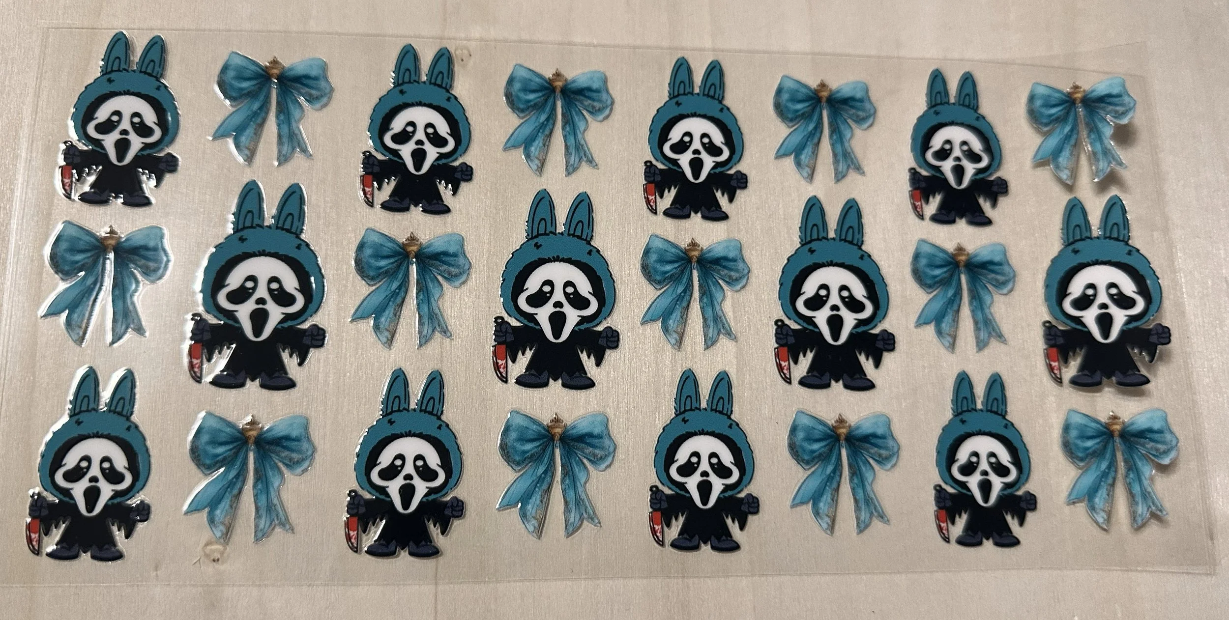Turquoise Bows- Scream