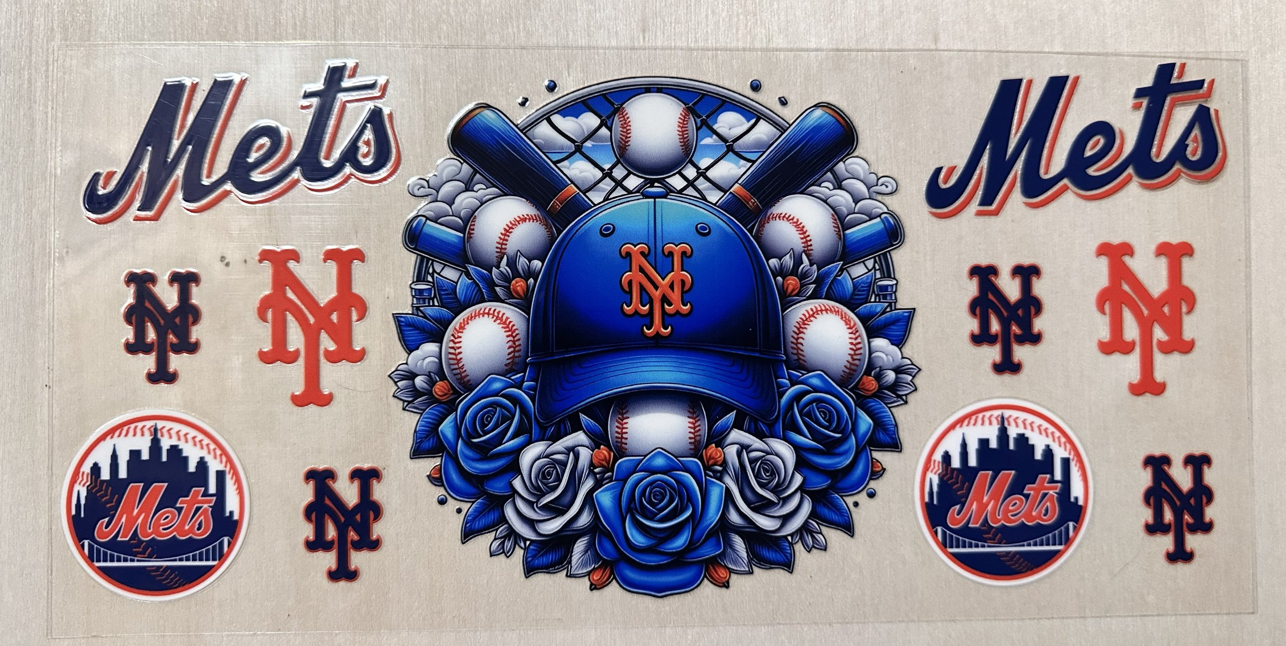 NY Mets-Hat & Baseballs