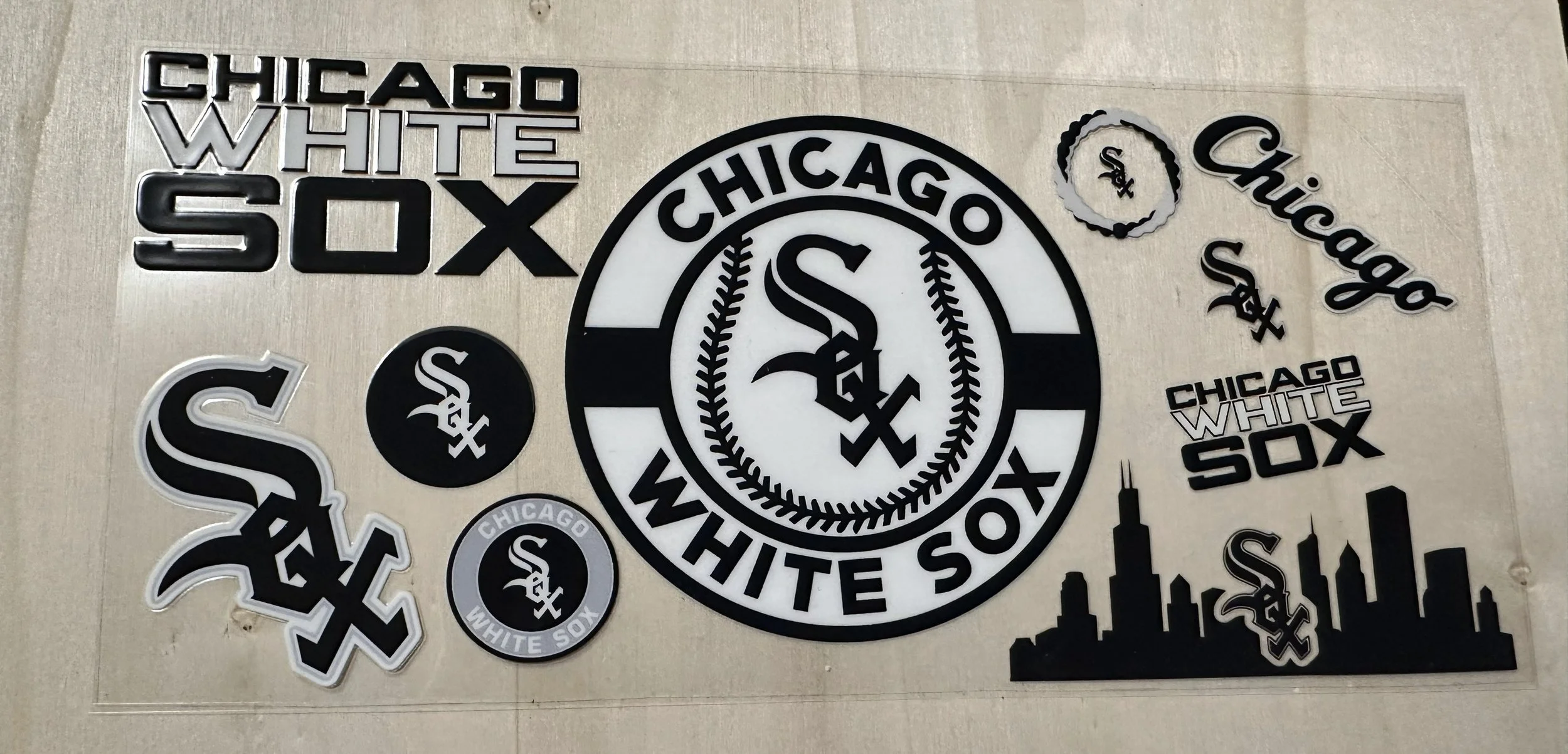 Chicago White Sox- Ball in Middle