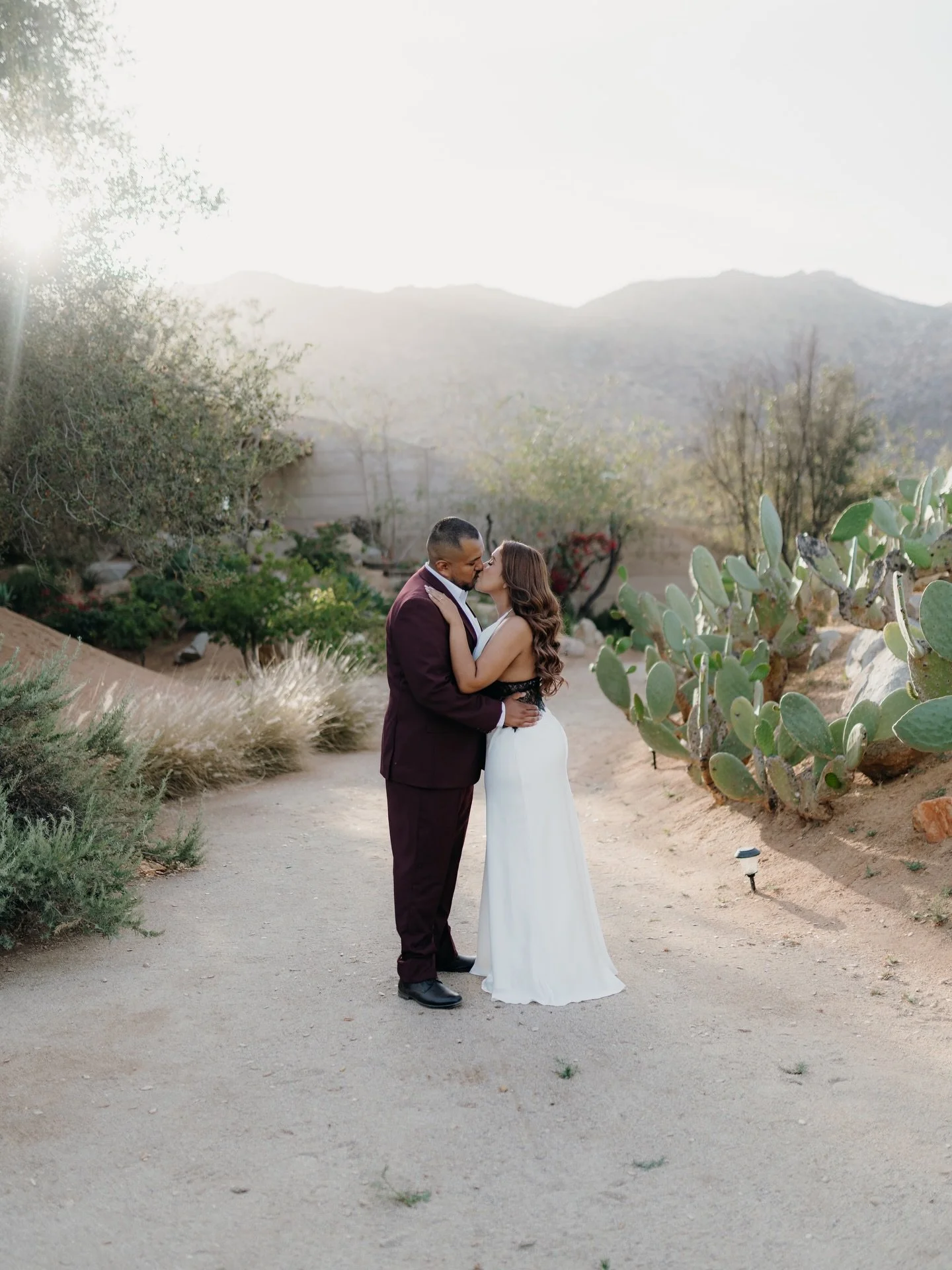 Jazm&iacute;n &amp; Jasson.

An iconic destination.
An unforgettable light.
A genuine connection.

Bruma Wine Resort became the perfect setting for a story where elegance met emotion, and where every image reflects more than a moment it reflects who 