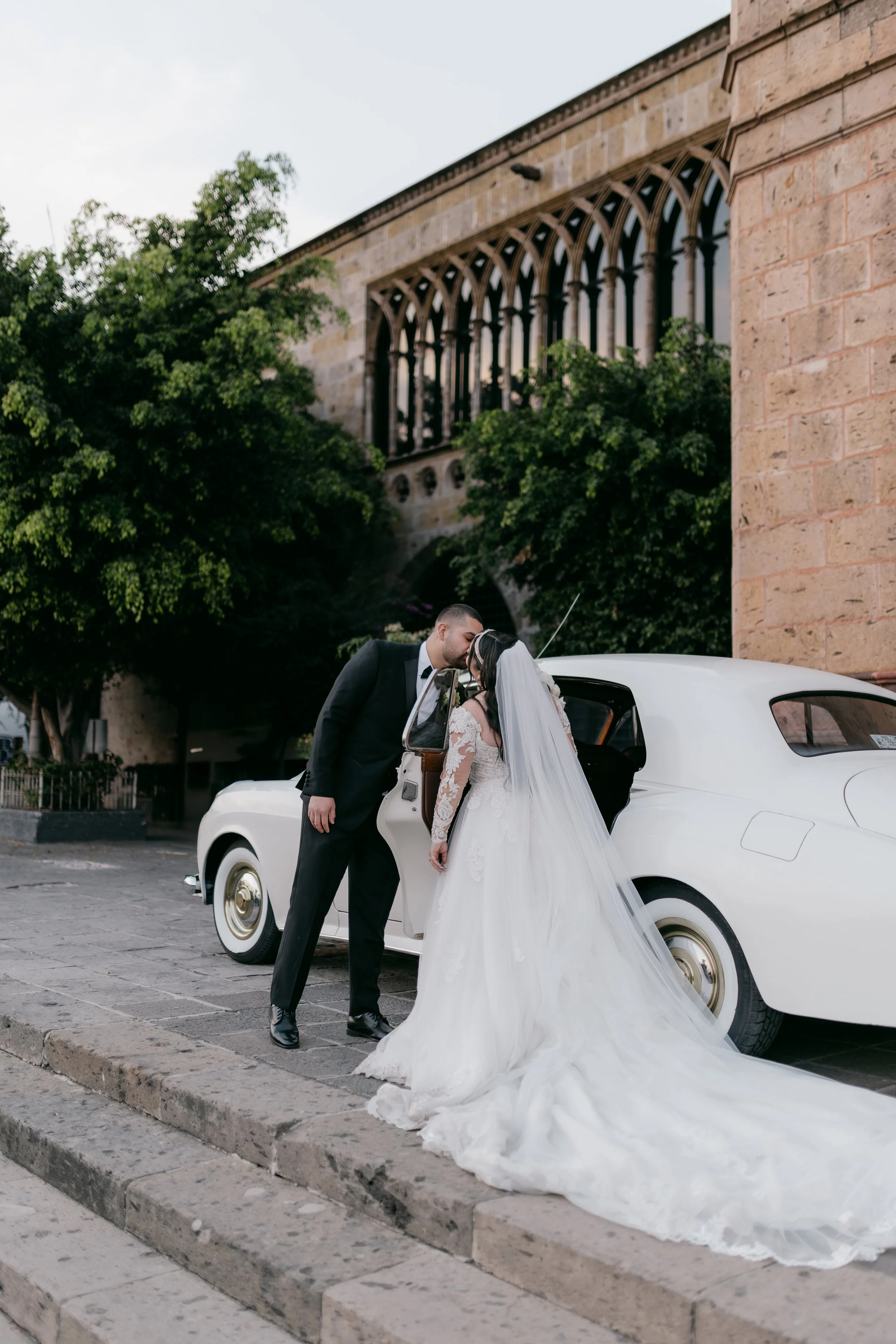 IVAN & MONICA TIMELESS WEDDING IN GUADALAJARA