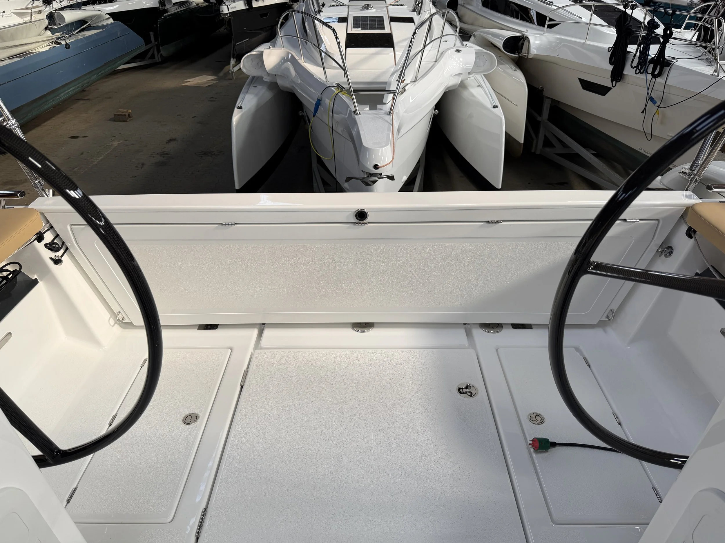 Transom and cockpit aft